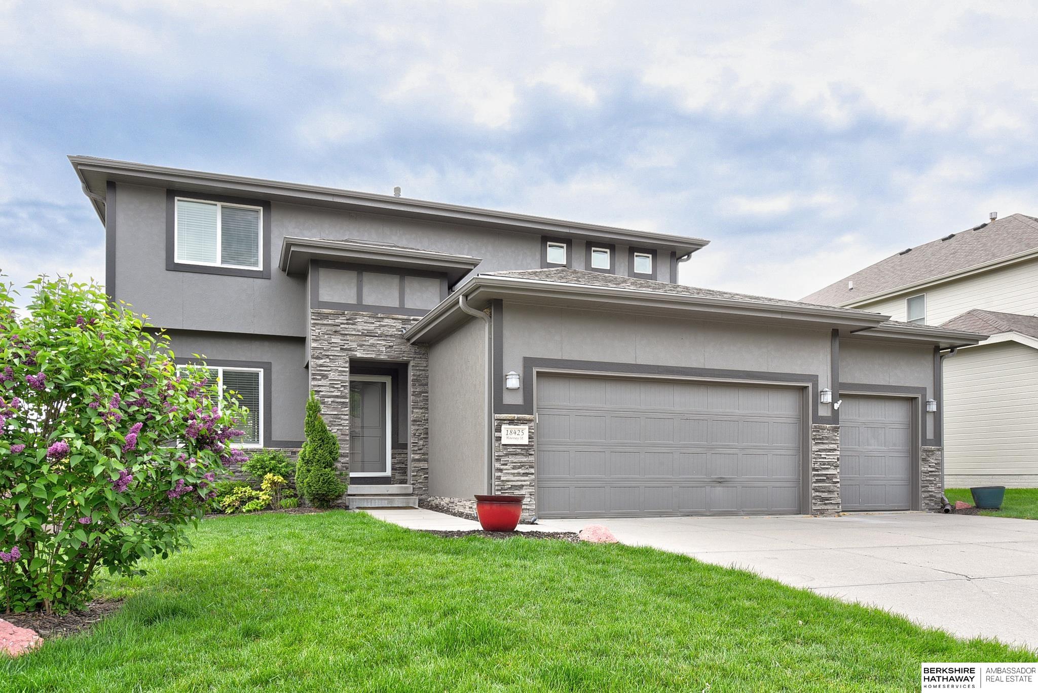 Elkhorn, Nebraska 68022, United States, 4 Bedrooms Bedrooms, ,3 BathroomsBathrooms,Residential,Active,123637