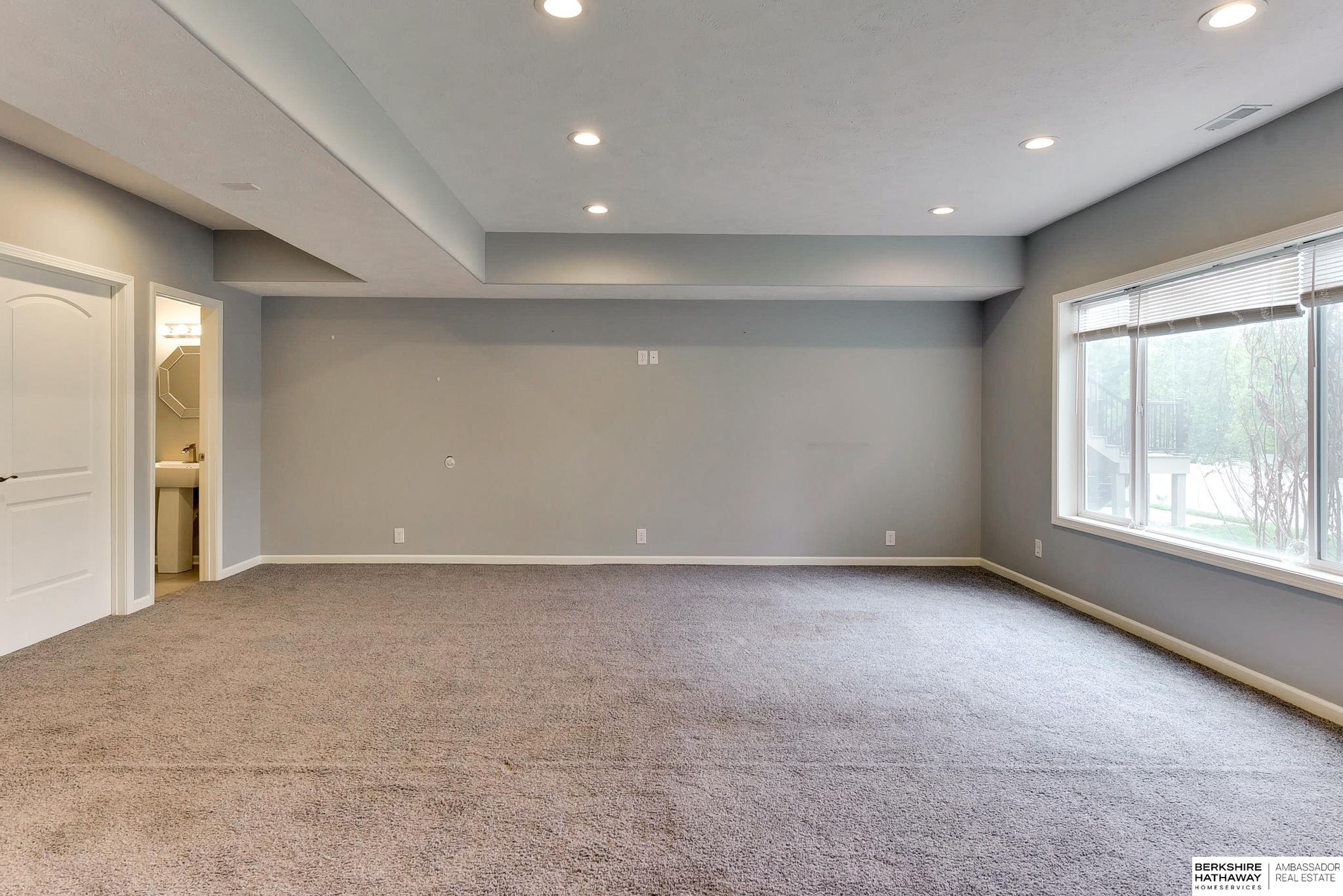 Elkhorn, Nebraska 68022, United States, 4 Bedrooms Bedrooms, ,3 BathroomsBathrooms,Residential,Active,123637