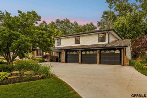 Photo of 9933 Devonshire Drive, Omaha, NE 68114 (MLS # 22614176)
