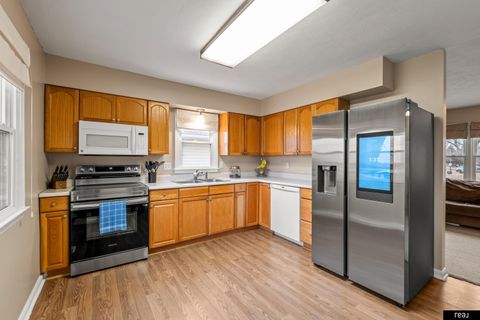 Photo of 6921 Ogden Street, Omaha, NE 68104 (MLS # 22603450)