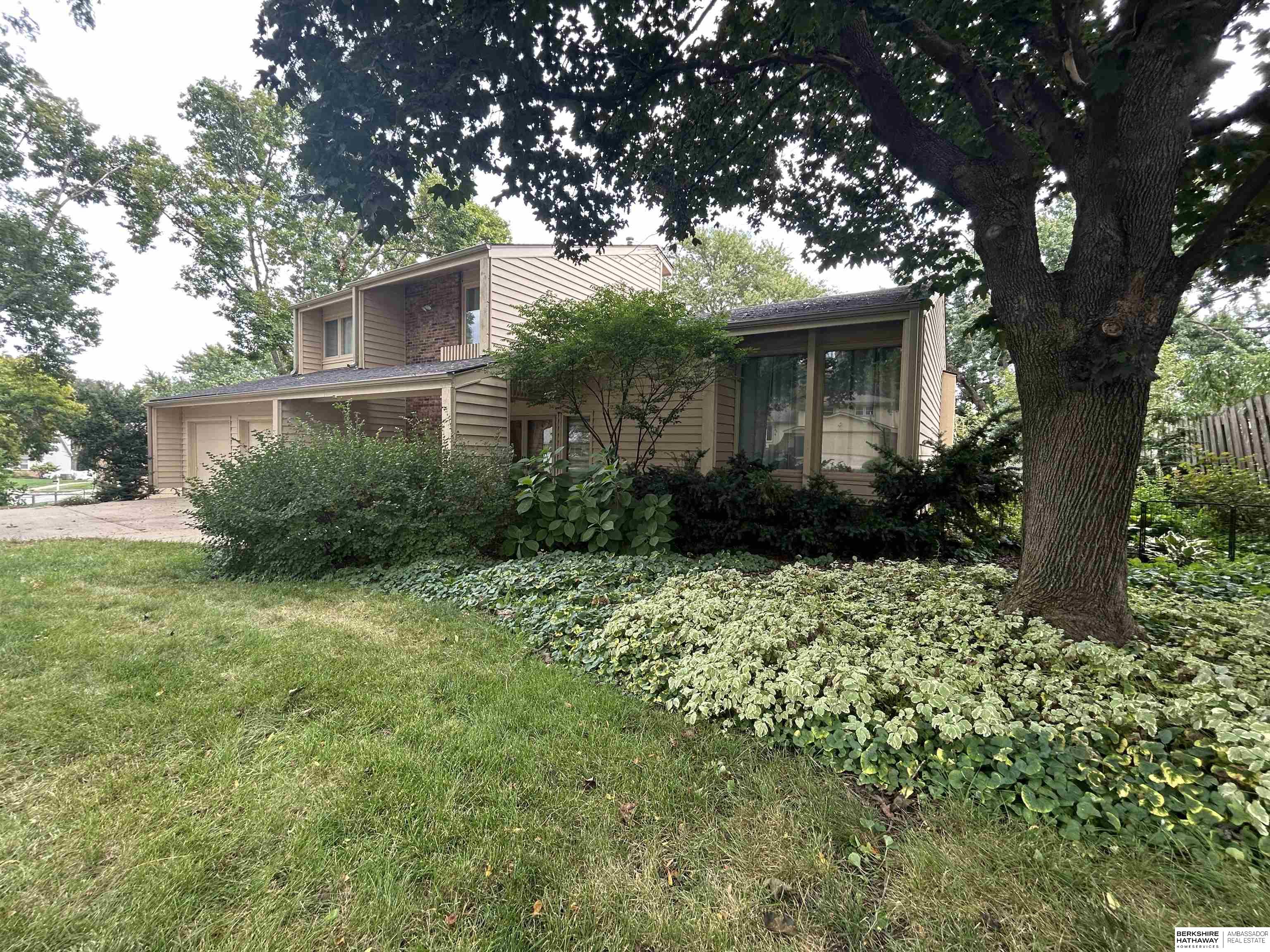 Omaha, Nebraska 68144, United States, 3 Bedrooms Bedrooms, ,2 BathroomsBathrooms,Residential,Active,213368