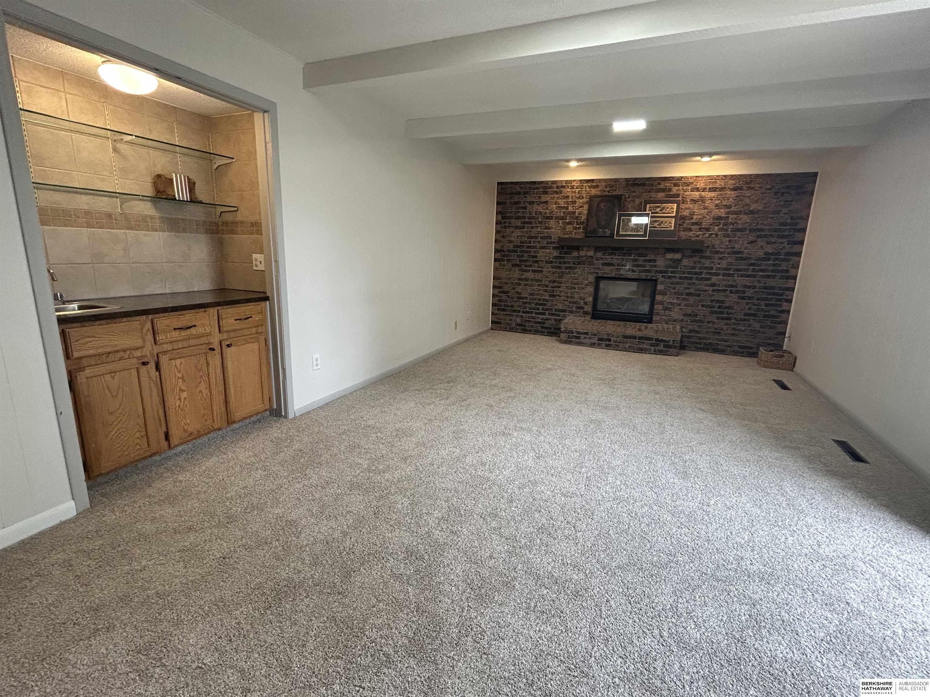 Omaha, Nebraska 68144, United States, 3 Bedrooms Bedrooms, ,2 BathroomsBathrooms,Residential,Active,213368