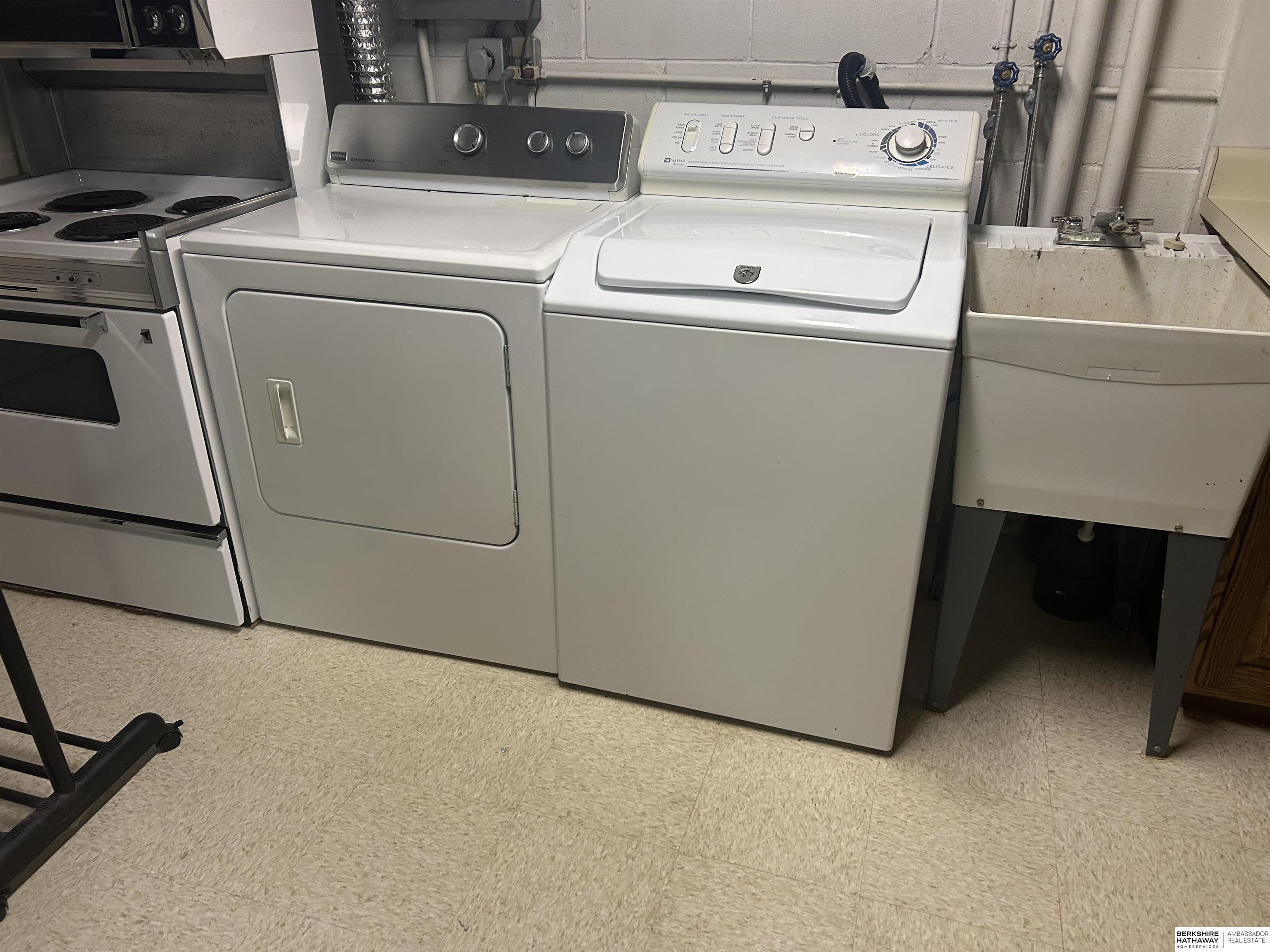 Omaha, Nebraska 68144, United States, 3 Bedrooms Bedrooms, ,2 BathroomsBathrooms,Residential,Active,213368