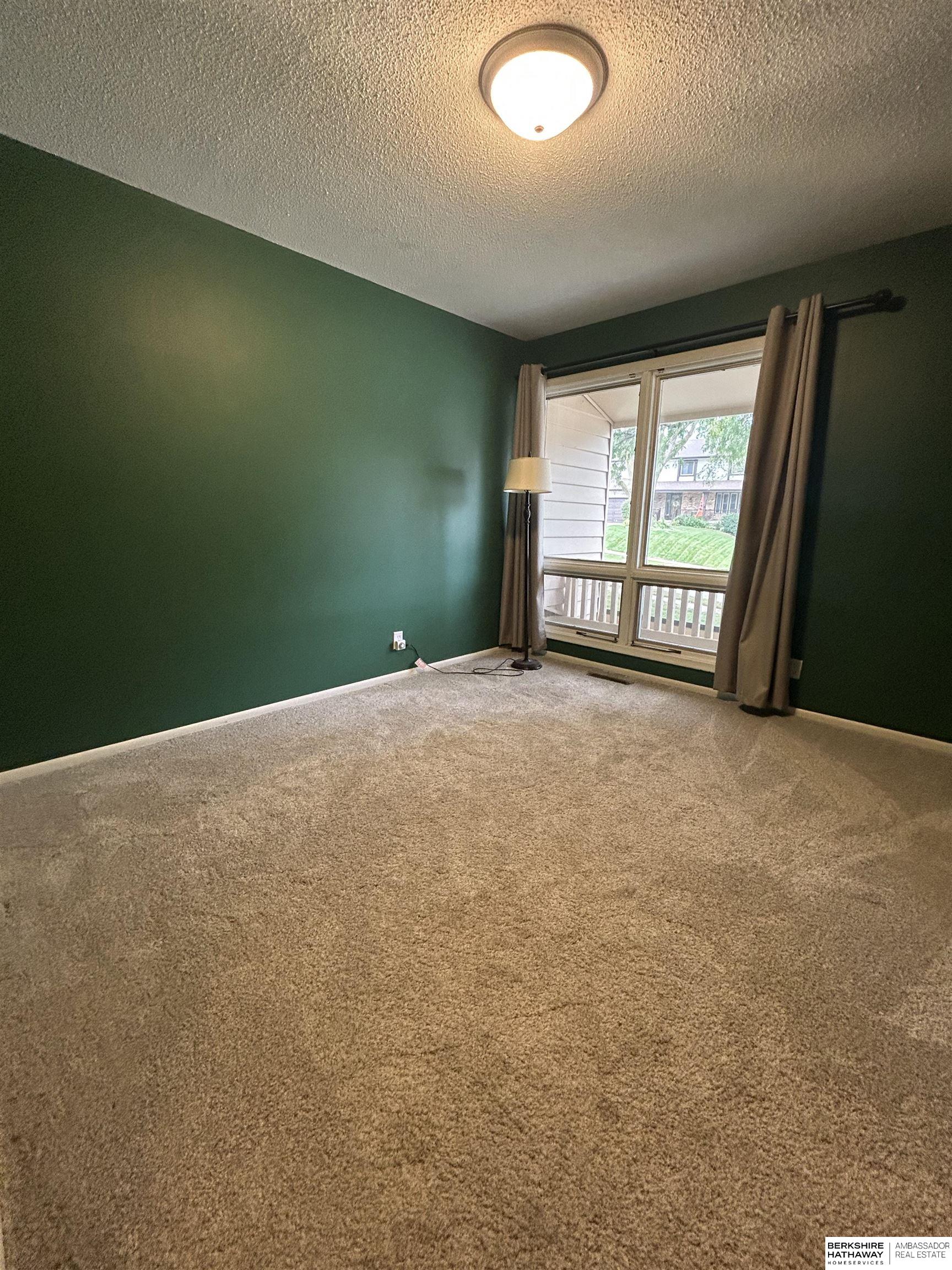 Omaha, Nebraska 68144, United States, 3 Bedrooms Bedrooms, ,2 BathroomsBathrooms,Residential,Active,213368