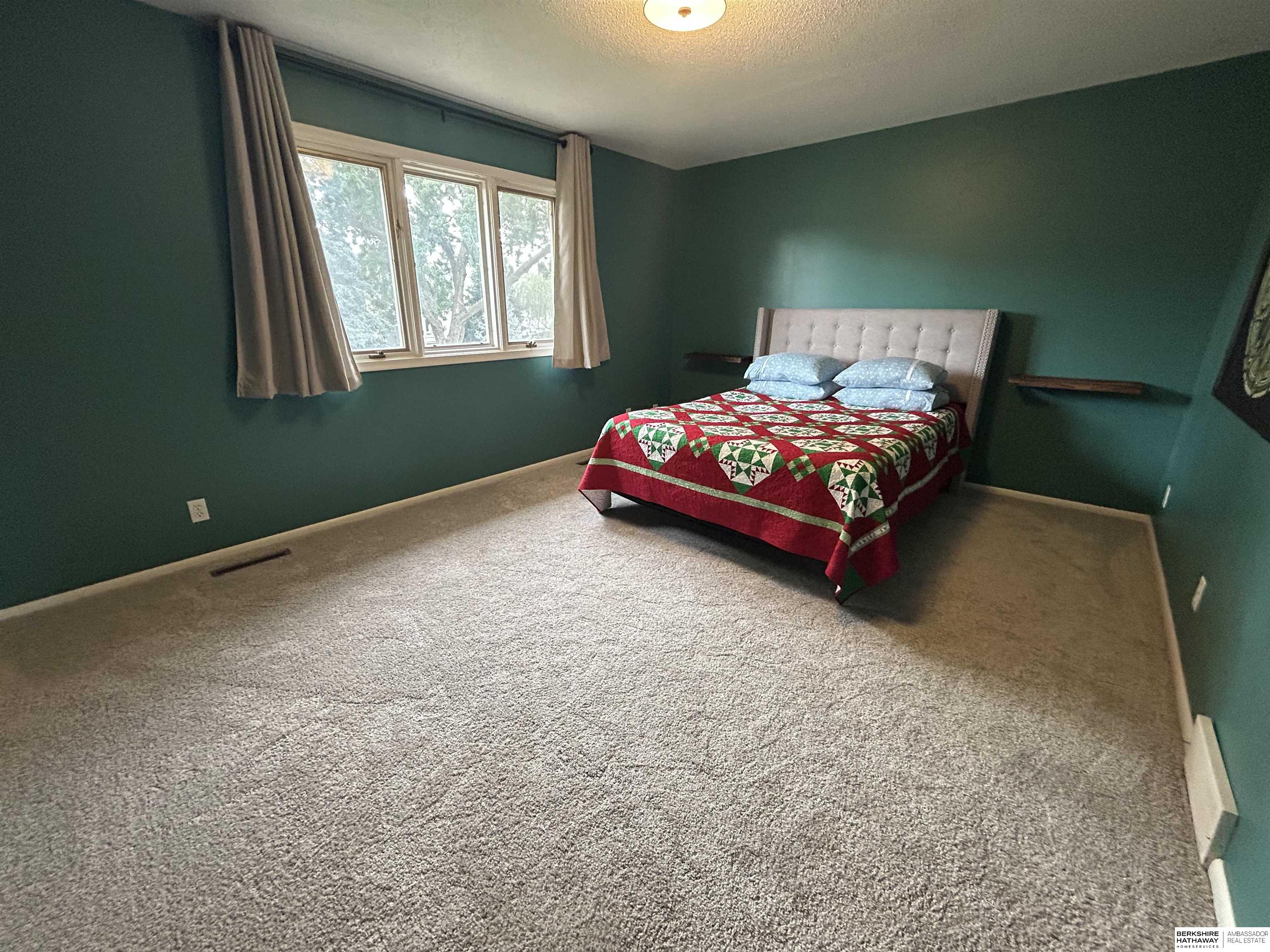 Omaha, Nebraska 68144, United States, 3 Bedrooms Bedrooms, ,2 BathroomsBathrooms,Residential,Active,213368