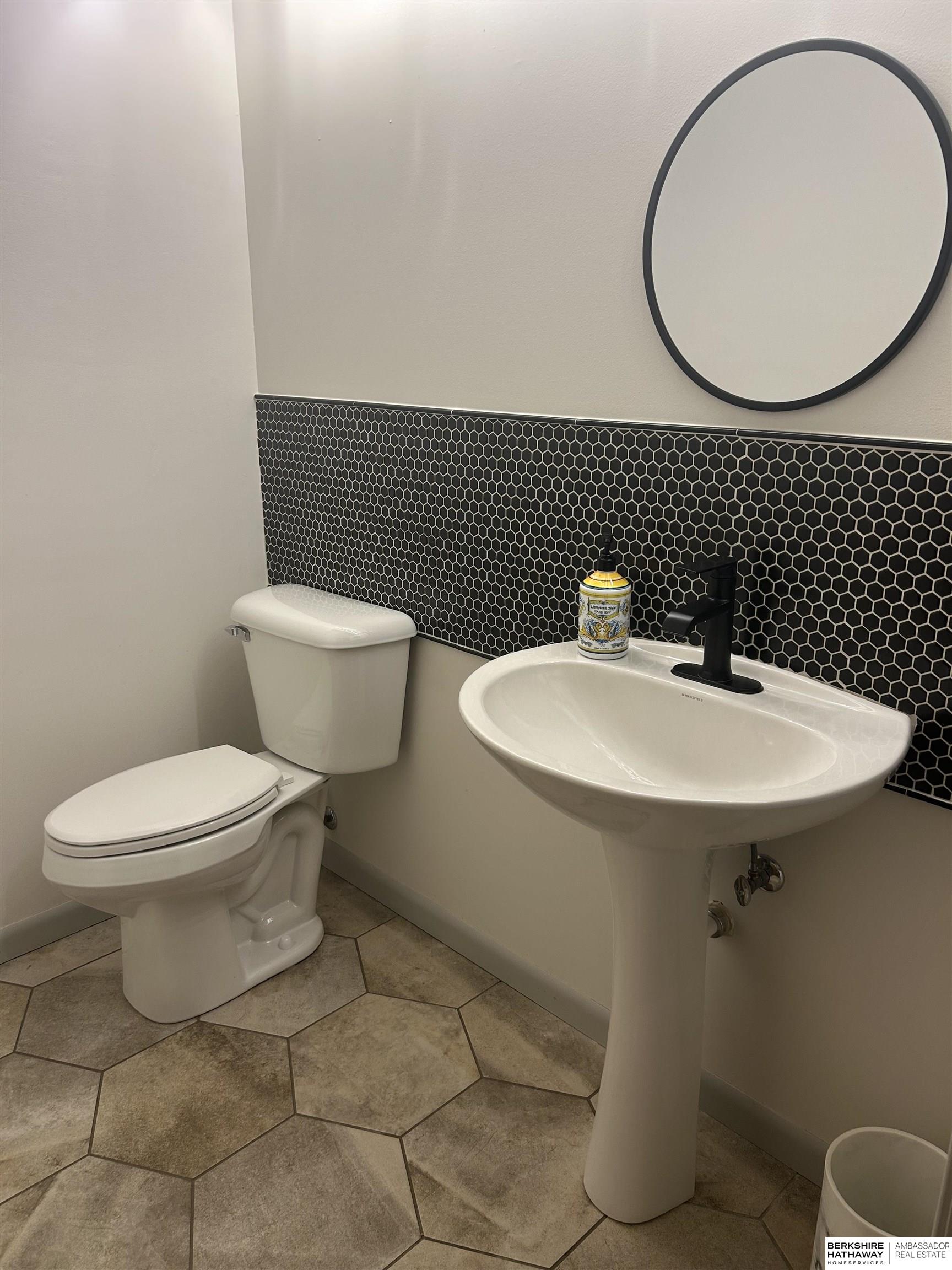 Omaha, Nebraska 68144, United States, 3 Bedrooms Bedrooms, ,2 BathroomsBathrooms,Residential,Active,213368