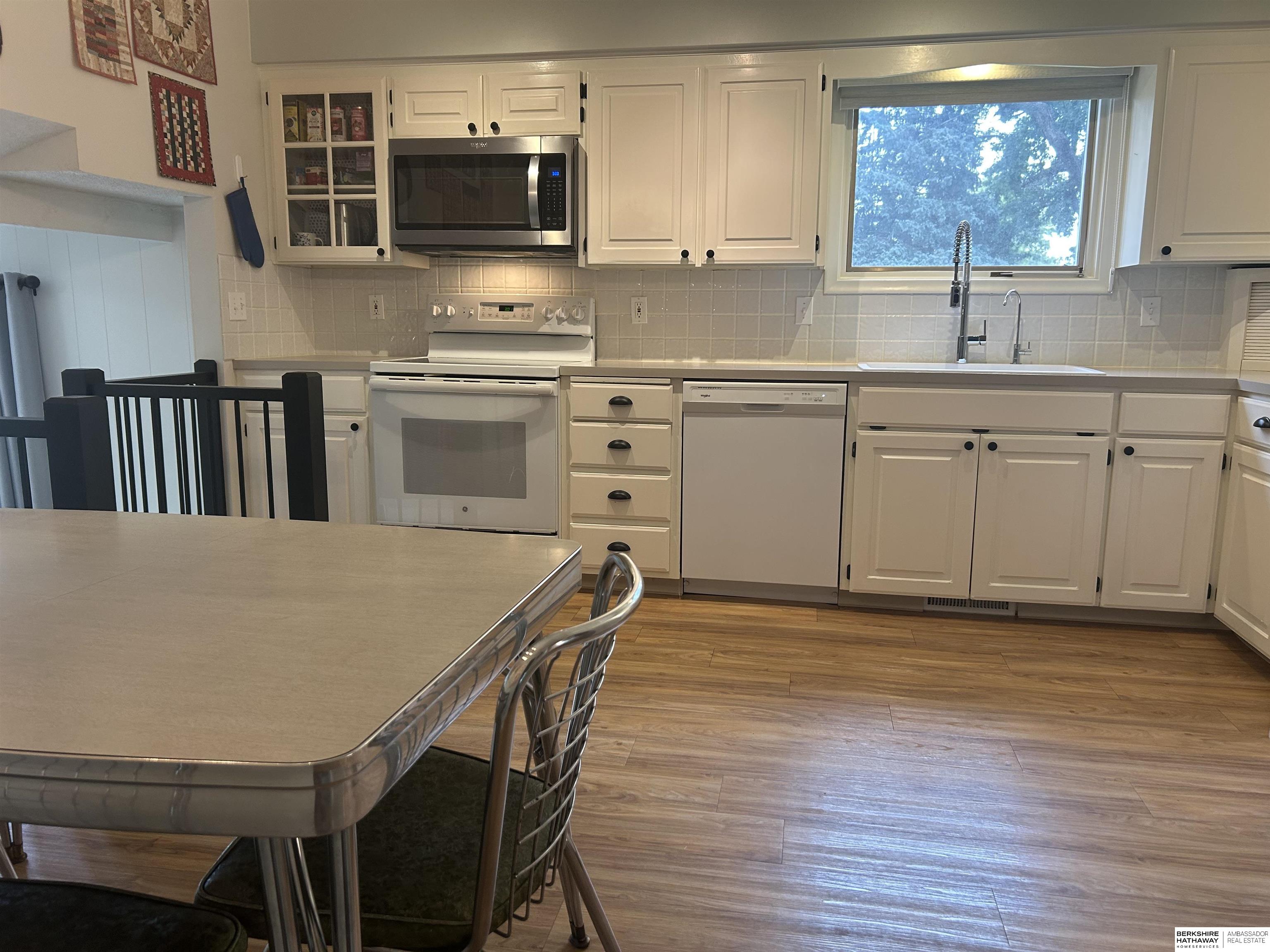 Omaha, Nebraska 68144, United States, 3 Bedrooms Bedrooms, ,2 BathroomsBathrooms,Residential,Active,213368