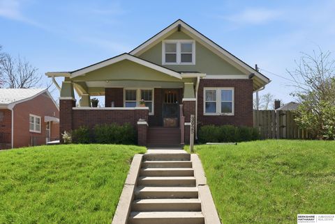 Photo of 3925 Castelar Street, Omaha, NE 68105 (MLS # 22613245)