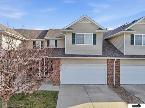 Photo of 1936 Connor Street, Lincoln, NE 68505 (MLS # 22535166)