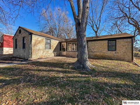 Photo of 350 S 38th Street, Lincoln, NE 68510 (MLS # 22601859)