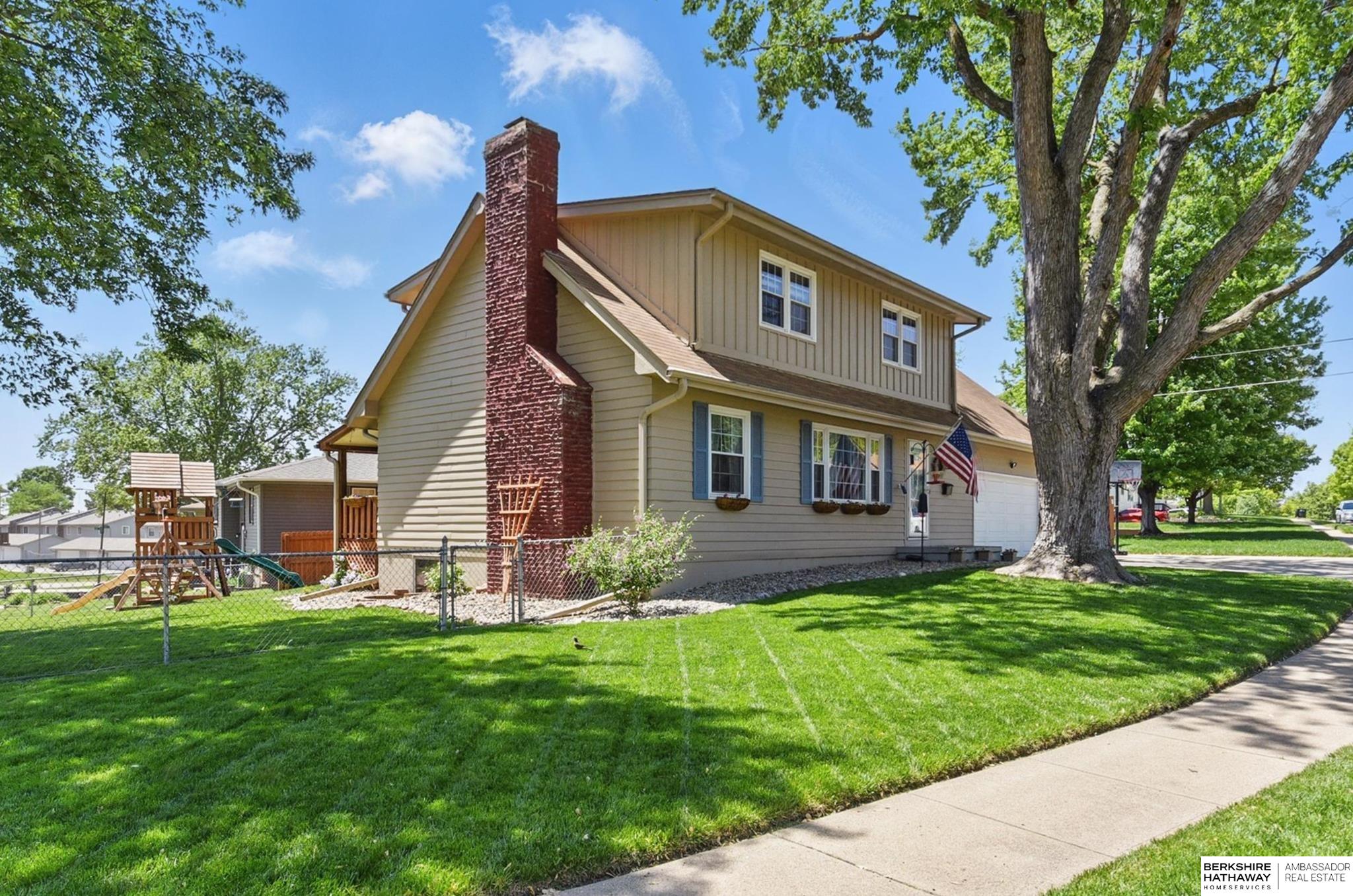 Omaha, Nebraska 68137, United States, 5 Bedrooms Bedrooms, ,3 BathroomsBathrooms,Residential,Pending,131361