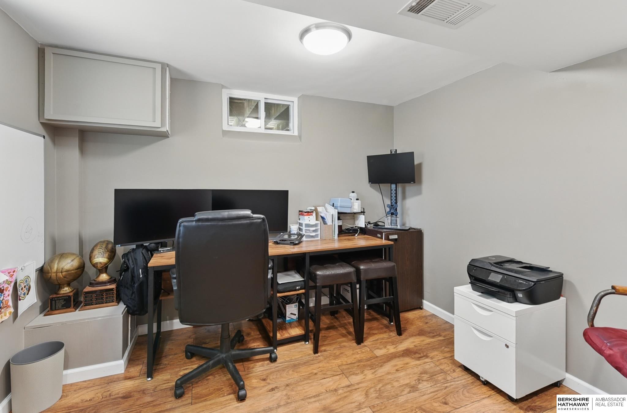 Omaha, Nebraska 68137, United States, 5 Bedrooms Bedrooms, ,3 BathroomsBathrooms,Residential,Pending,131361