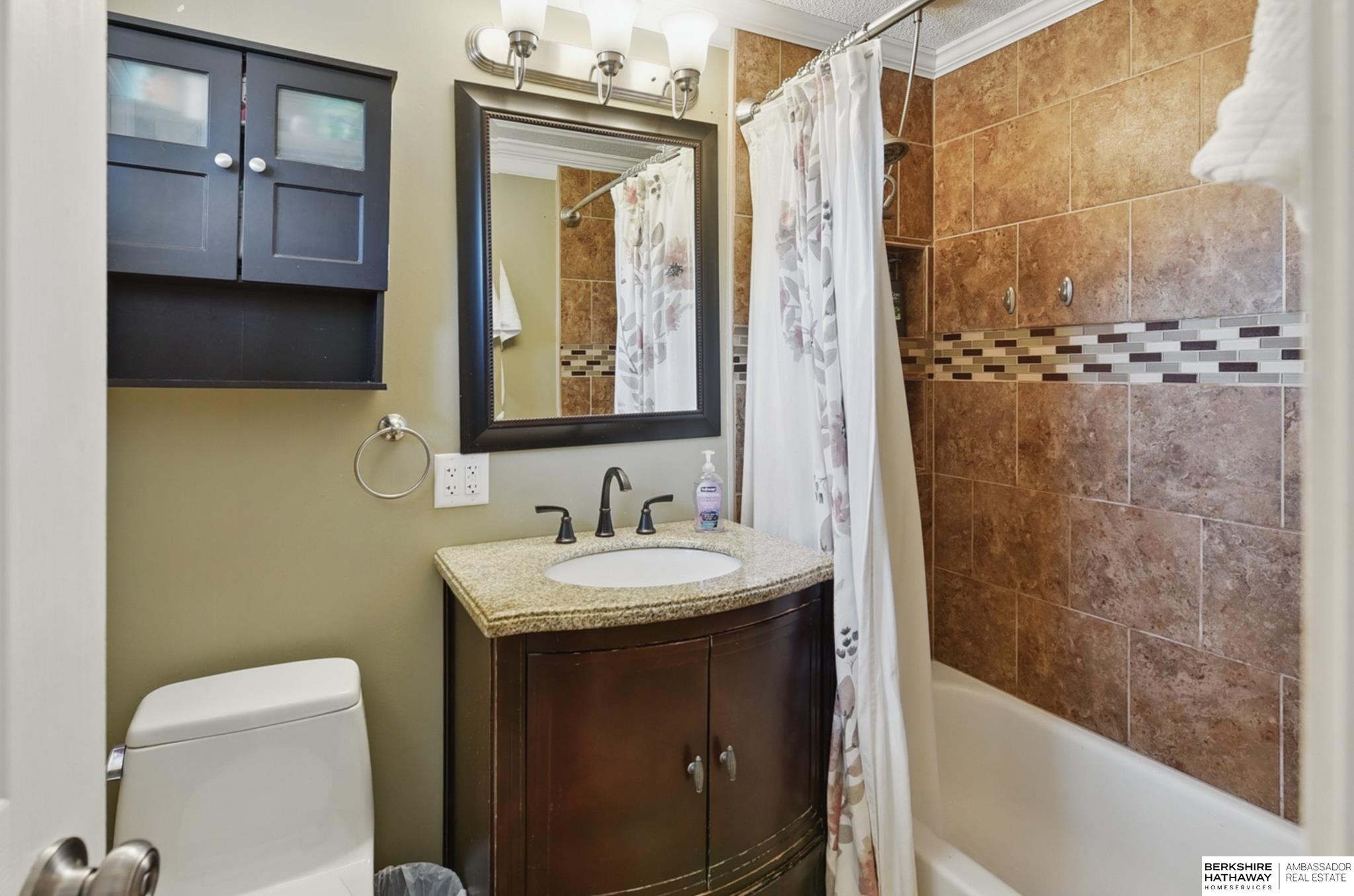 Omaha, Nebraska 68137, United States, 5 Bedrooms Bedrooms, ,3 BathroomsBathrooms,Residential,Pending,131361