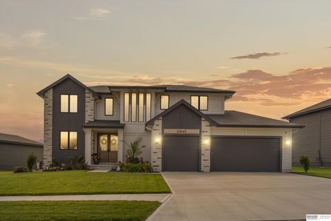 Photo of 20545 Hartman Avenue, Elkhorn, NE 68022 (MLS # 22606983)