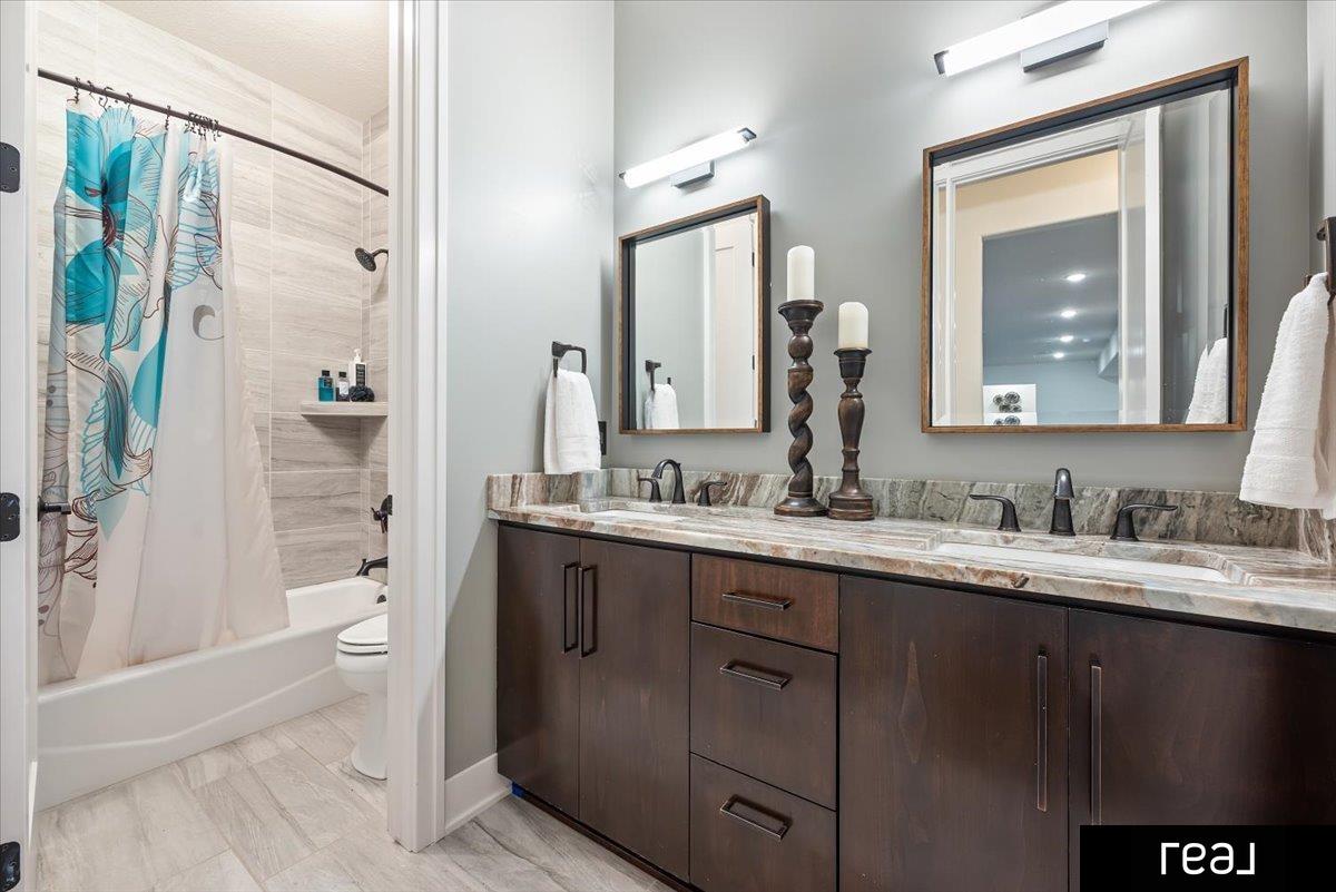 Omaha, Nebraska 68136, United States, 6 Bedrooms Bedrooms, ,6 BathroomsBathrooms,Residential,Active,203452