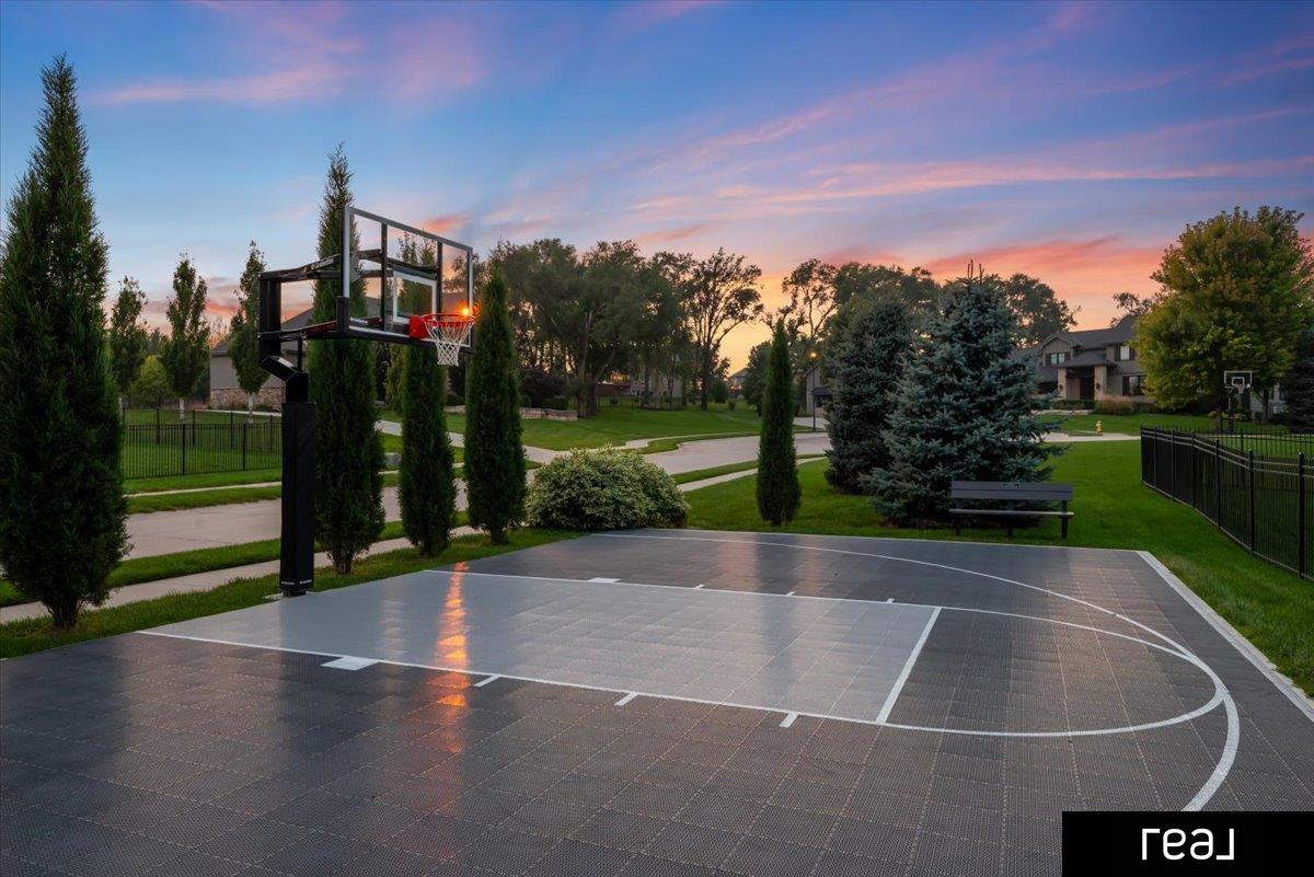 Omaha, Nebraska 68136, United States, 6 Bedrooms Bedrooms, ,6 BathroomsBathrooms,Residential,Active,203452