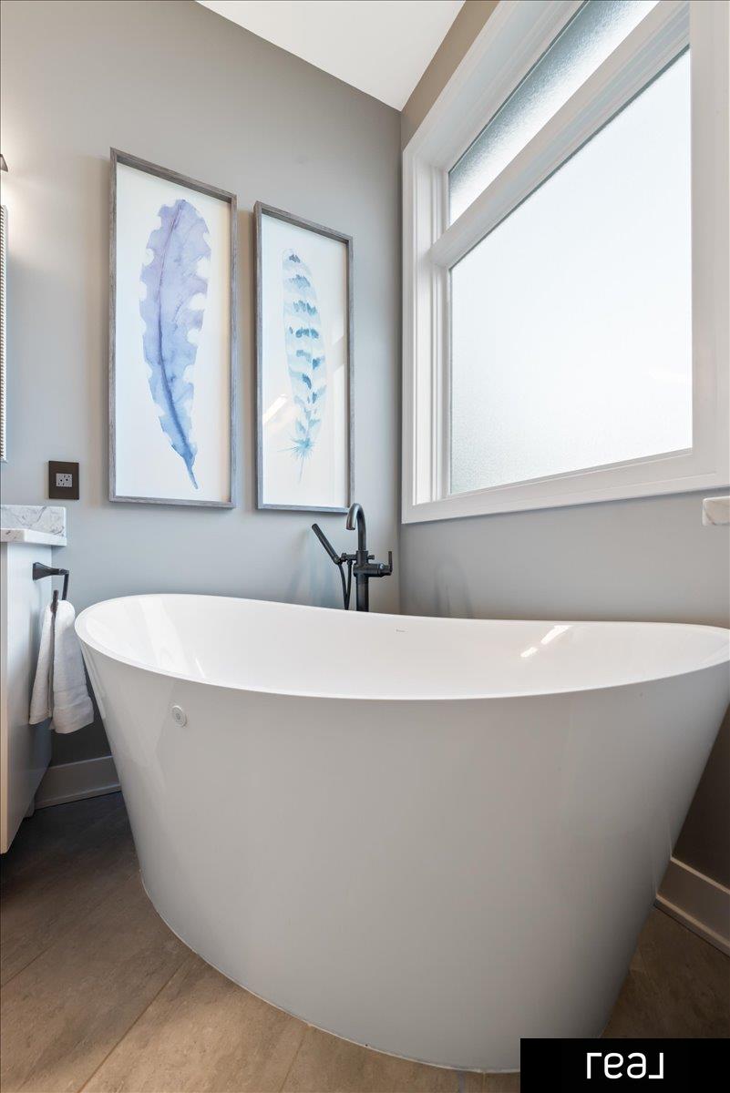 Omaha, Nebraska 68136, United States, 6 Bedrooms Bedrooms, ,6 BathroomsBathrooms,Residential,Active,203452