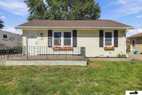 Photo of 5410 Fremont Street, Lincoln, NE 68504 (MLS # 22628607)