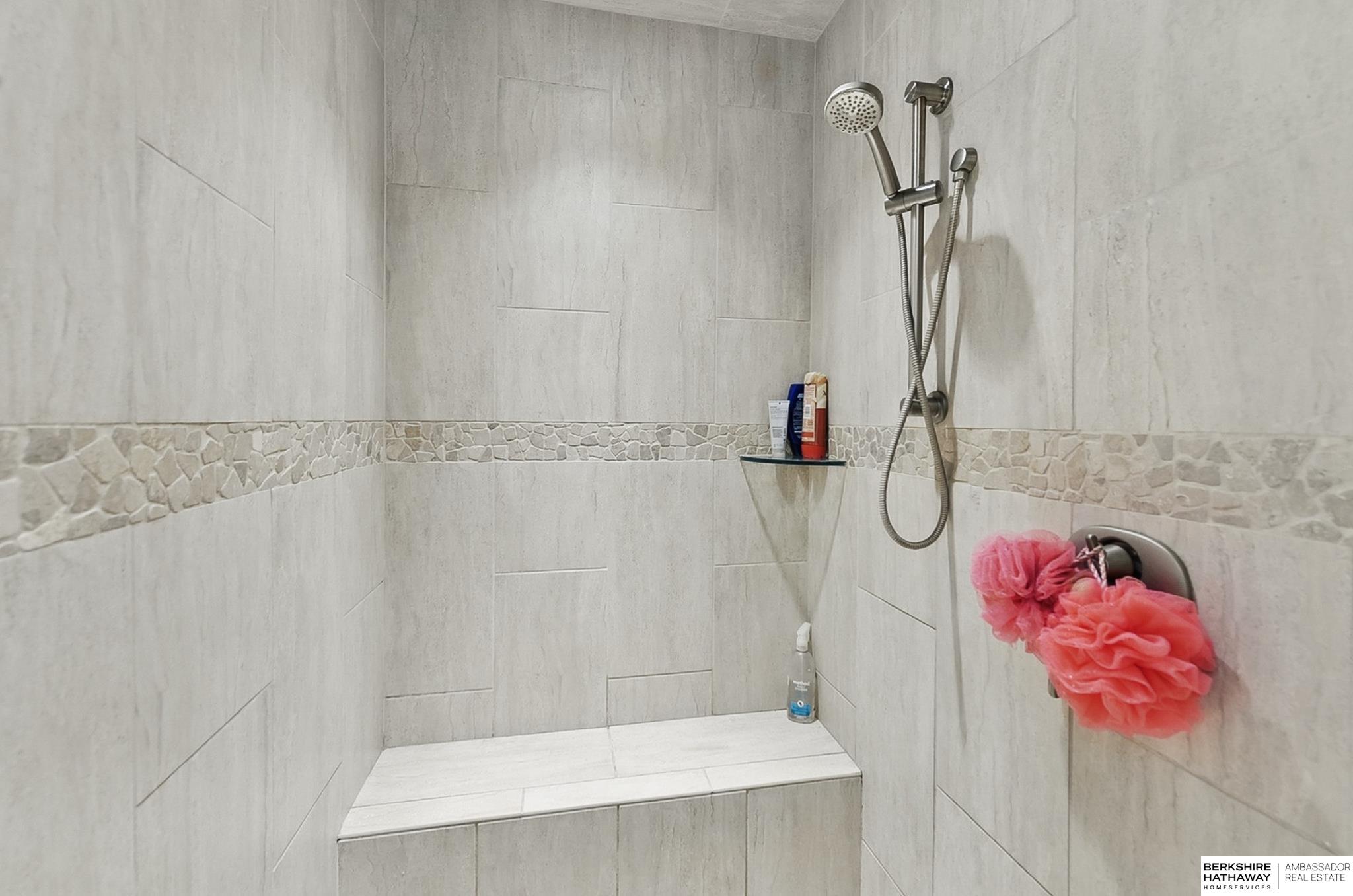 Omaha, Nebraska 68136, United States, 4 Bedrooms Bedrooms, ,3 BathroomsBathrooms,Residential,Active,139114