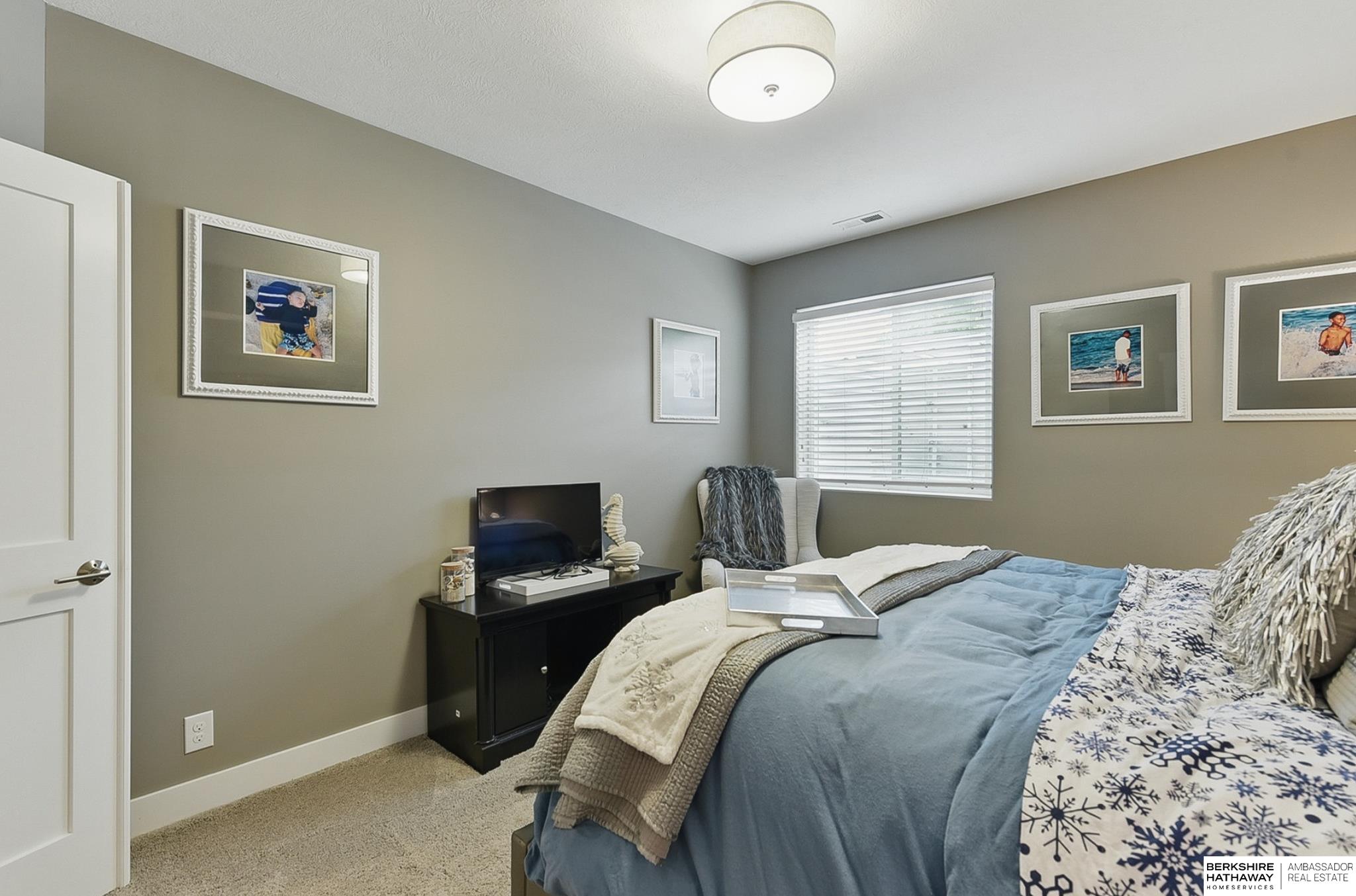 Omaha, Nebraska 68136, United States, 4 Bedrooms Bedrooms, ,3 BathroomsBathrooms,Residential,Active,139114