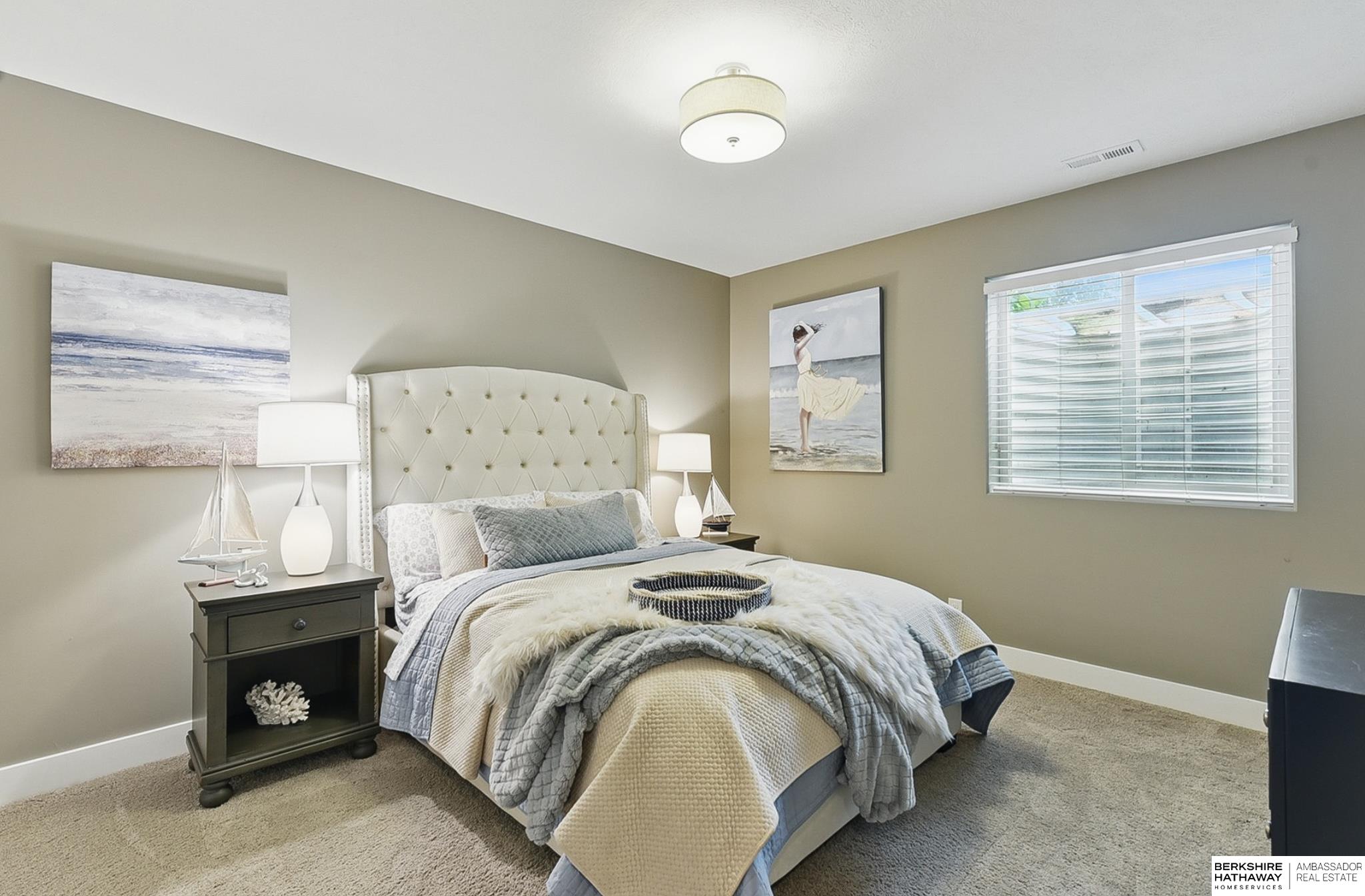 Omaha, Nebraska 68136, United States, 4 Bedrooms Bedrooms, ,3 BathroomsBathrooms,Residential,Active,139114