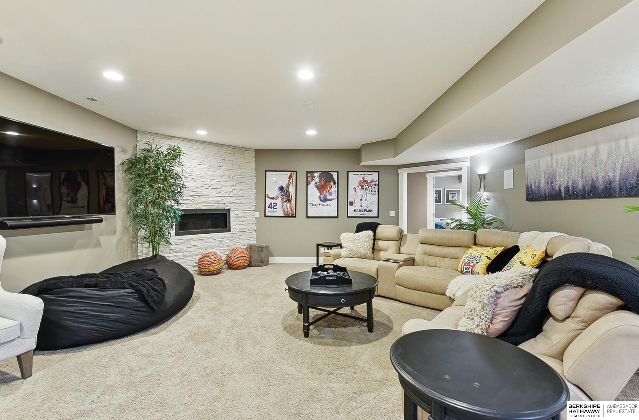 Omaha, Nebraska 68136, United States, 4 Bedrooms Bedrooms, ,3 BathroomsBathrooms,Residential,Active,139114