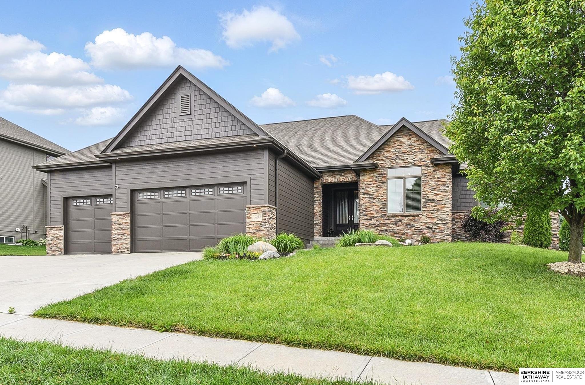 Omaha, Nebraska 68136, United States, 4 Bedrooms Bedrooms, ,3 BathroomsBathrooms,Residential,Active,139114