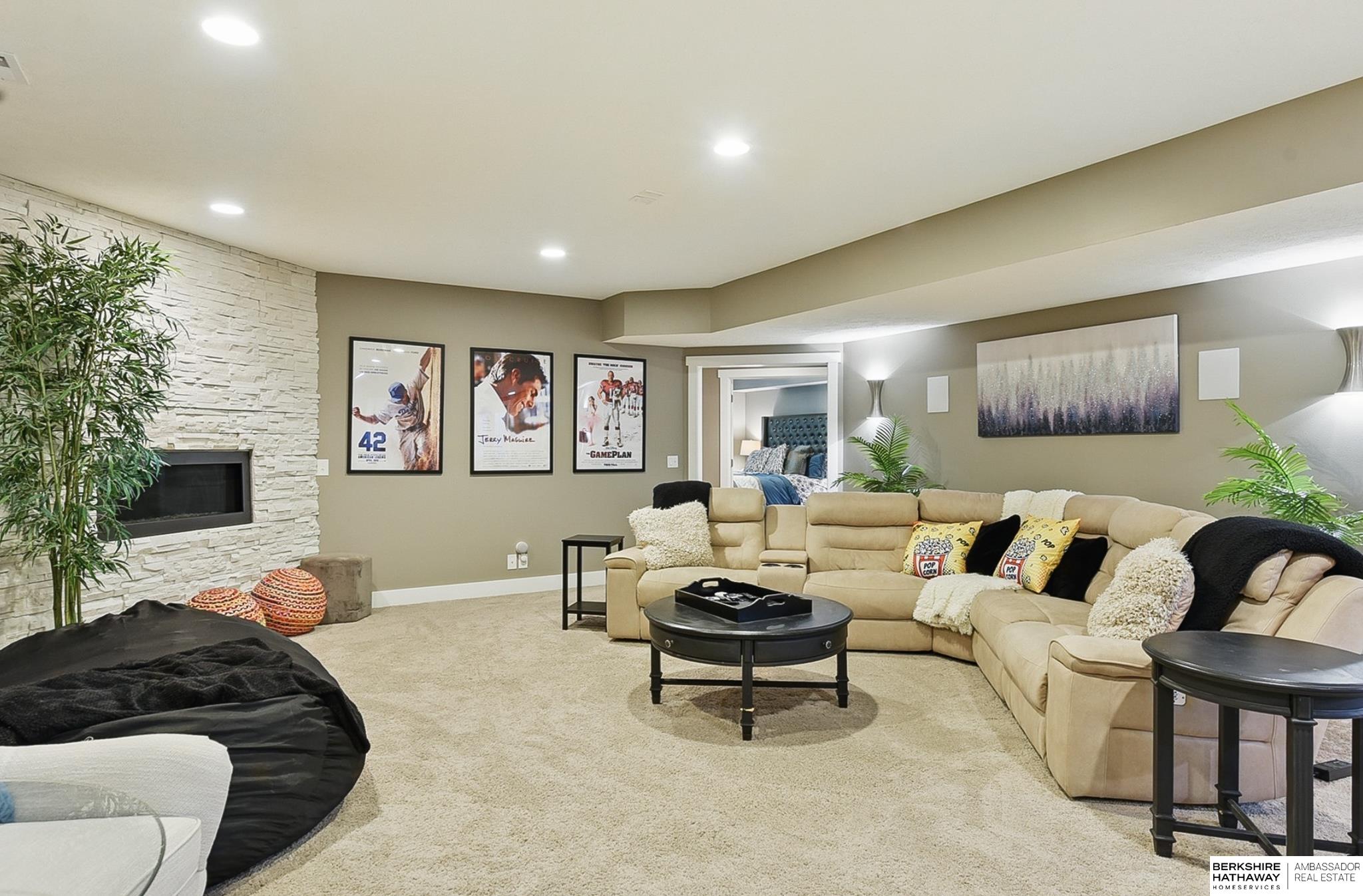 Omaha, Nebraska 68136, United States, 4 Bedrooms Bedrooms, ,3 BathroomsBathrooms,Residential,Active,139114