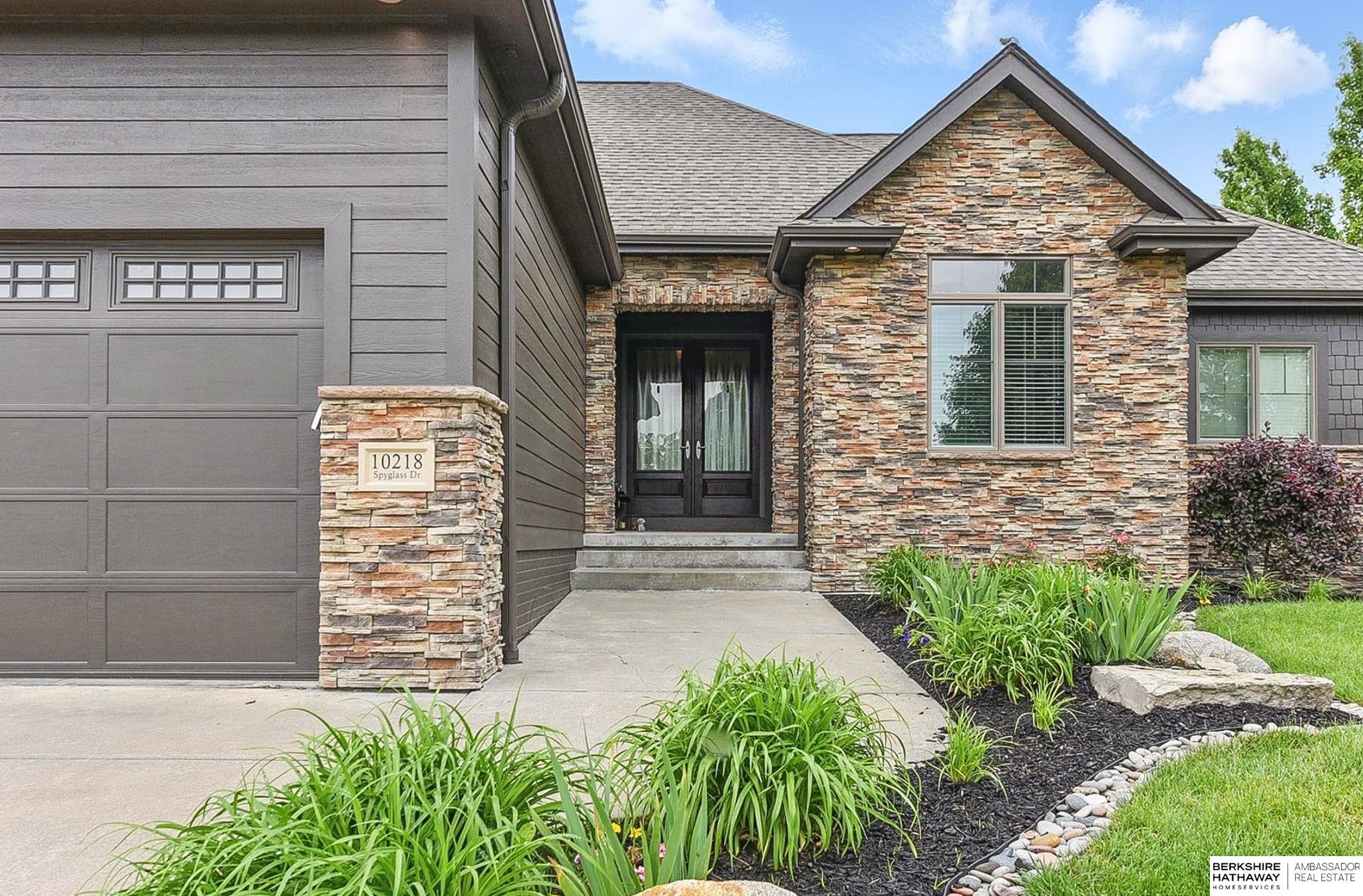 Omaha, Nebraska 68136, United States, 4 Bedrooms Bedrooms, ,3 BathroomsBathrooms,Residential,Active,139114