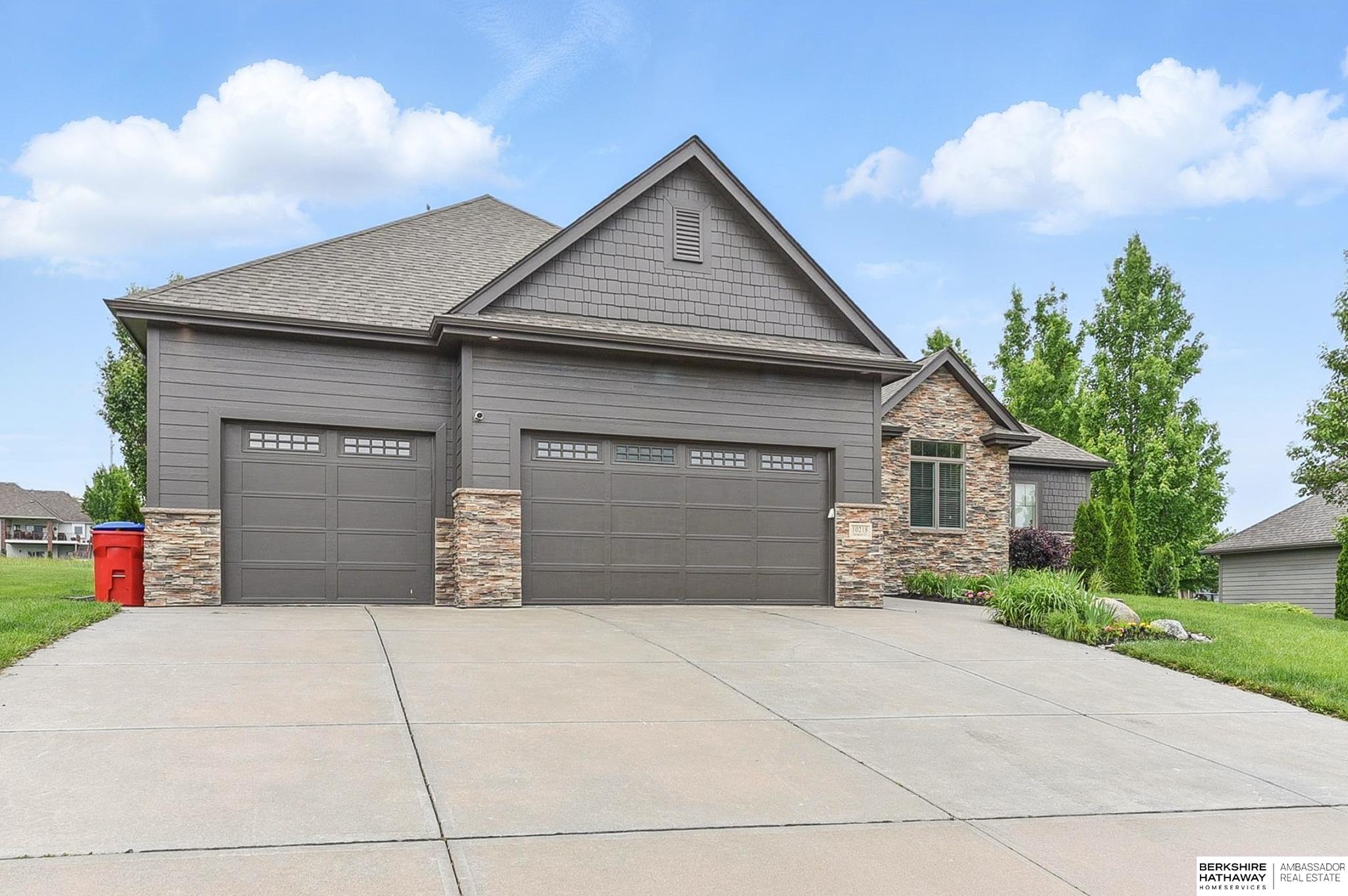 Omaha, Nebraska 68136, United States, 4 Bedrooms Bedrooms, ,3 BathroomsBathrooms,Residential,Active,139114