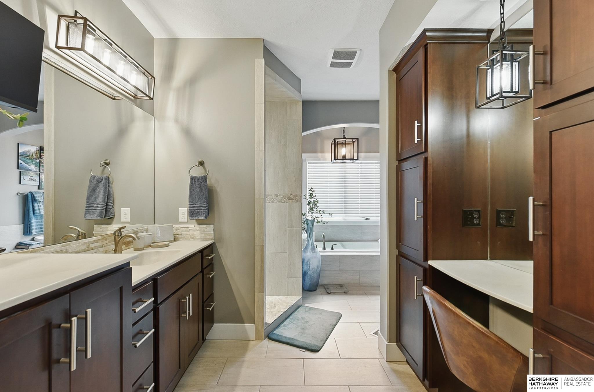 Omaha, Nebraska 68136, United States, 4 Bedrooms Bedrooms, ,3 BathroomsBathrooms,Residential,Active,139114