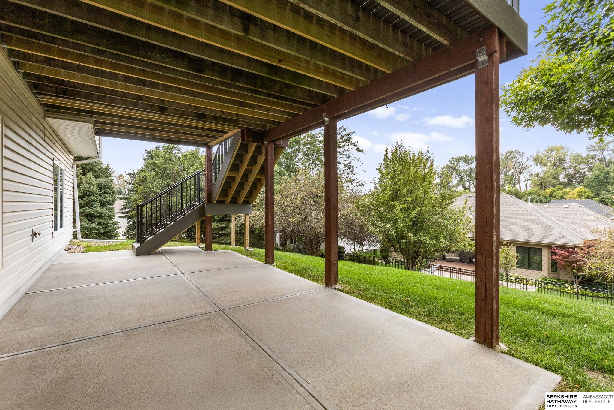 Omaha, Nebraska 68130, United States, 4 Bedrooms Bedrooms, ,3 BathroomsBathrooms,Residential,Pending,212943