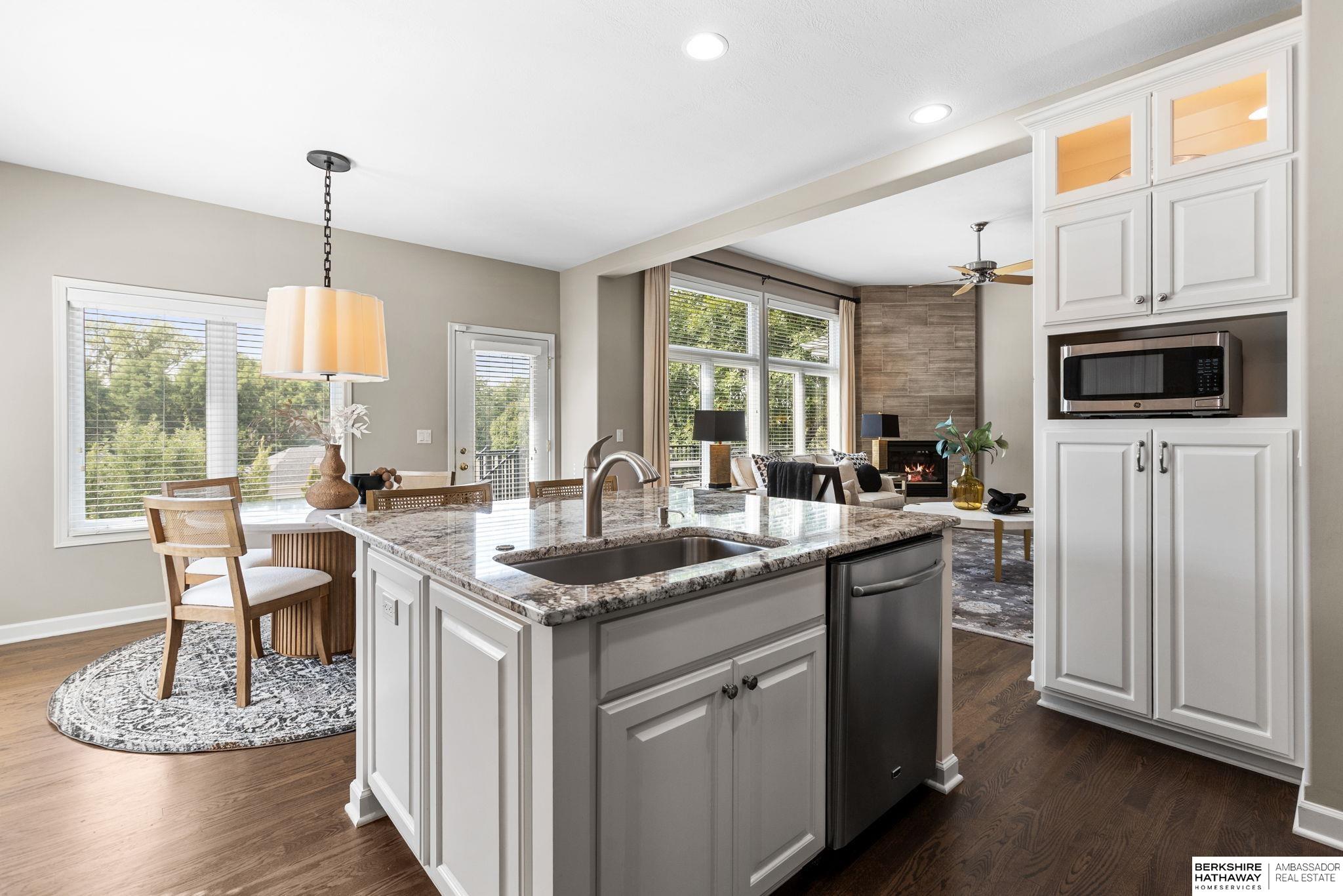 Omaha, Nebraska 68130, United States, 4 Bedrooms Bedrooms, ,3 BathroomsBathrooms,Residential,Pending,212943