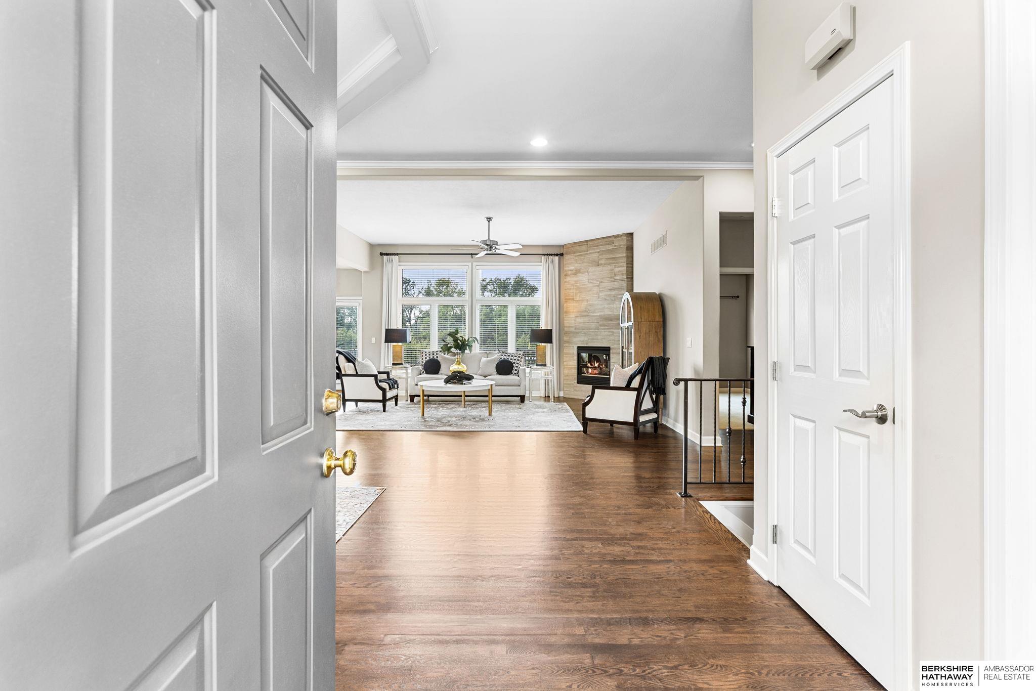 Omaha, Nebraska 68130, United States, 4 Bedrooms Bedrooms, ,3 BathroomsBathrooms,Residential,Pending,212943