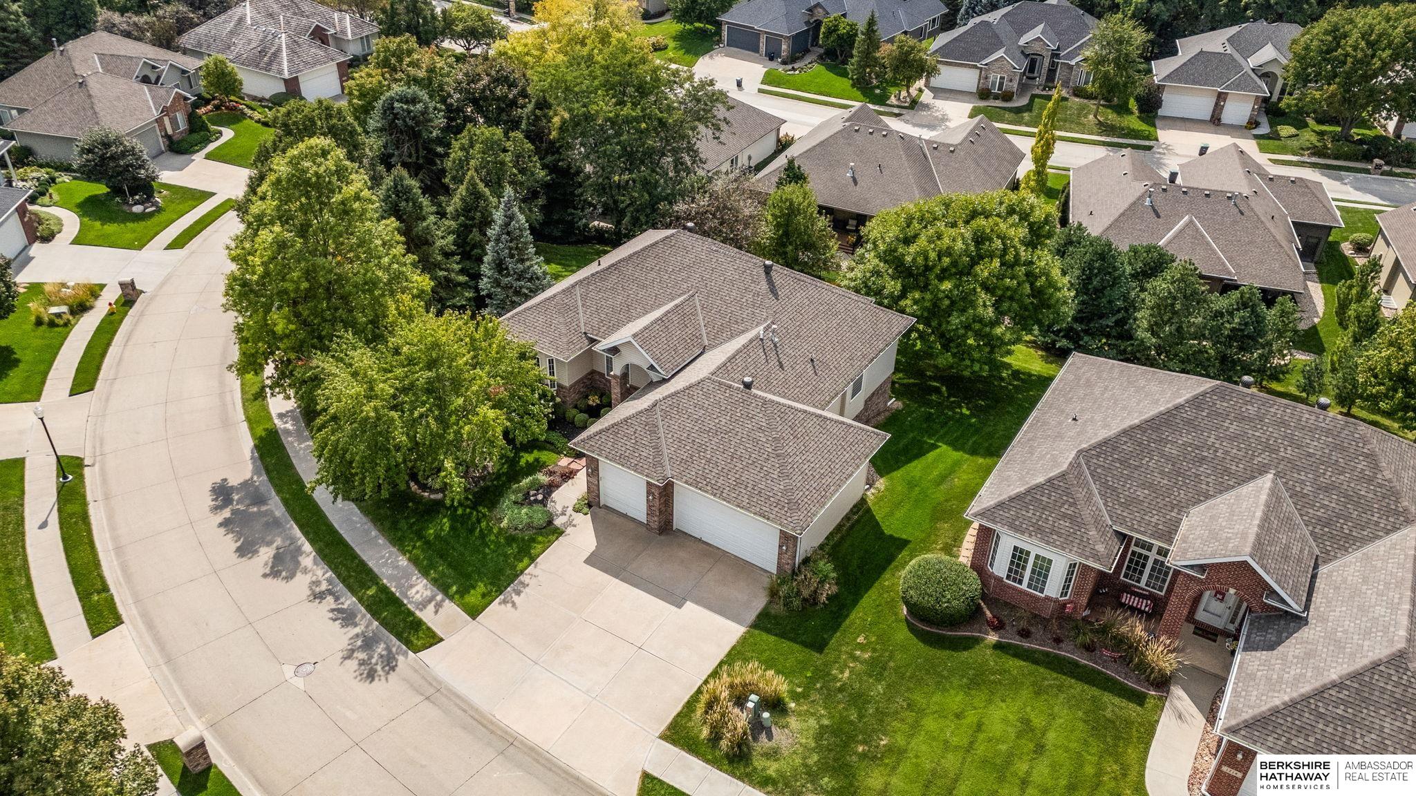 Omaha, Nebraska 68130, United States, 4 Bedrooms Bedrooms, ,3 BathroomsBathrooms,Residential,Pending,212943