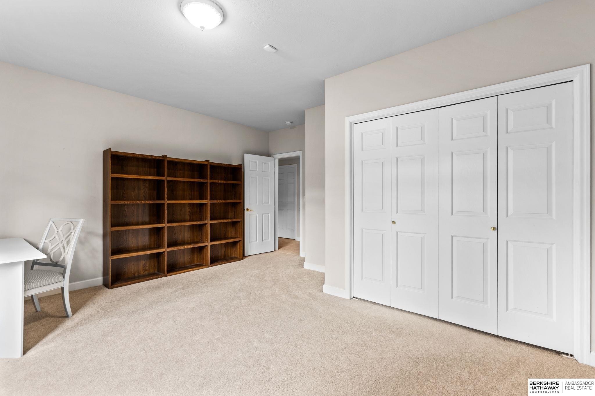 Omaha, Nebraska 68130, United States, 4 Bedrooms Bedrooms, ,3 BathroomsBathrooms,Residential,Pending,212943