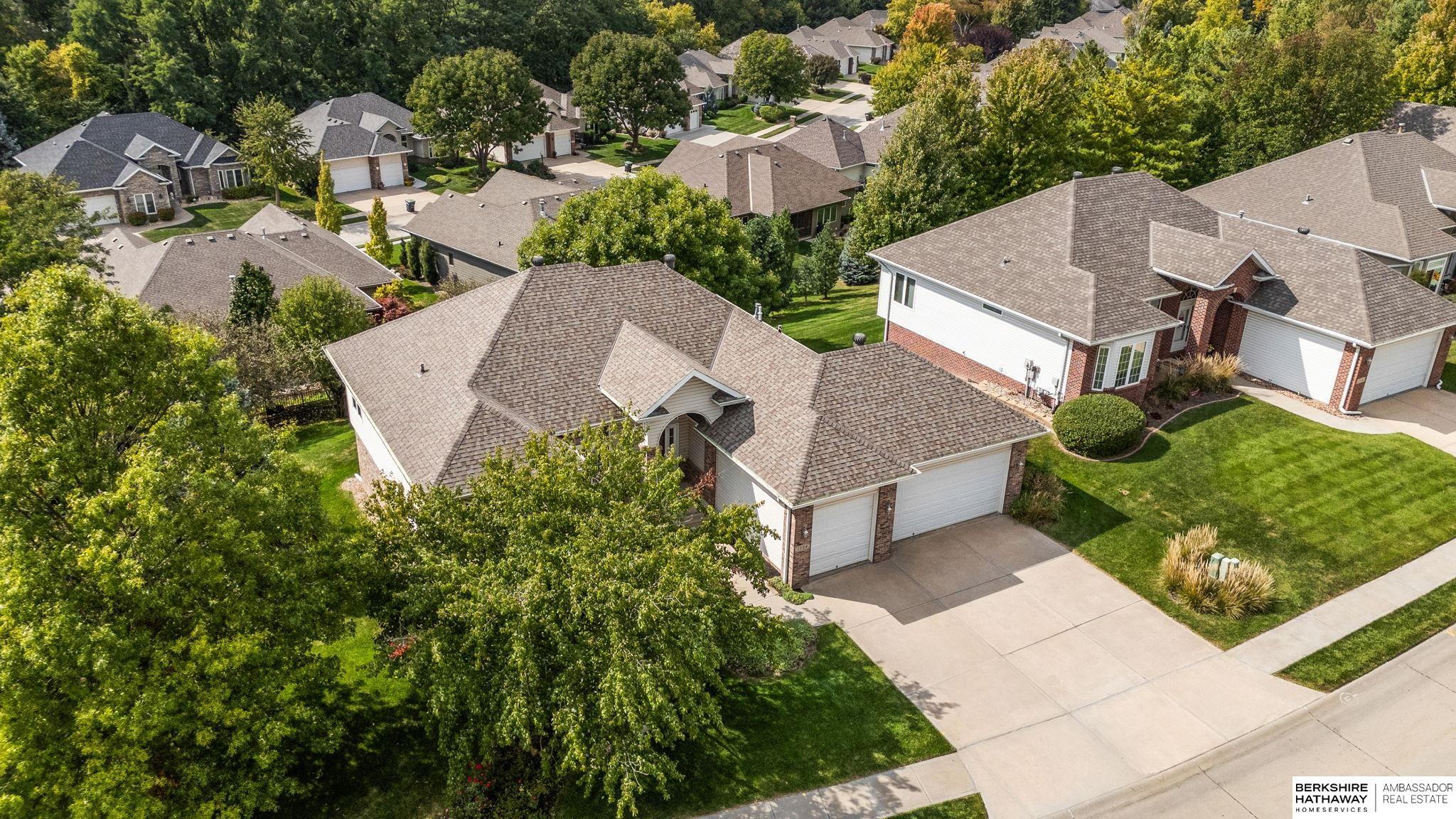 Omaha, Nebraska 68130, United States, 4 Bedrooms Bedrooms, ,3 BathroomsBathrooms,Residential,Pending,212943