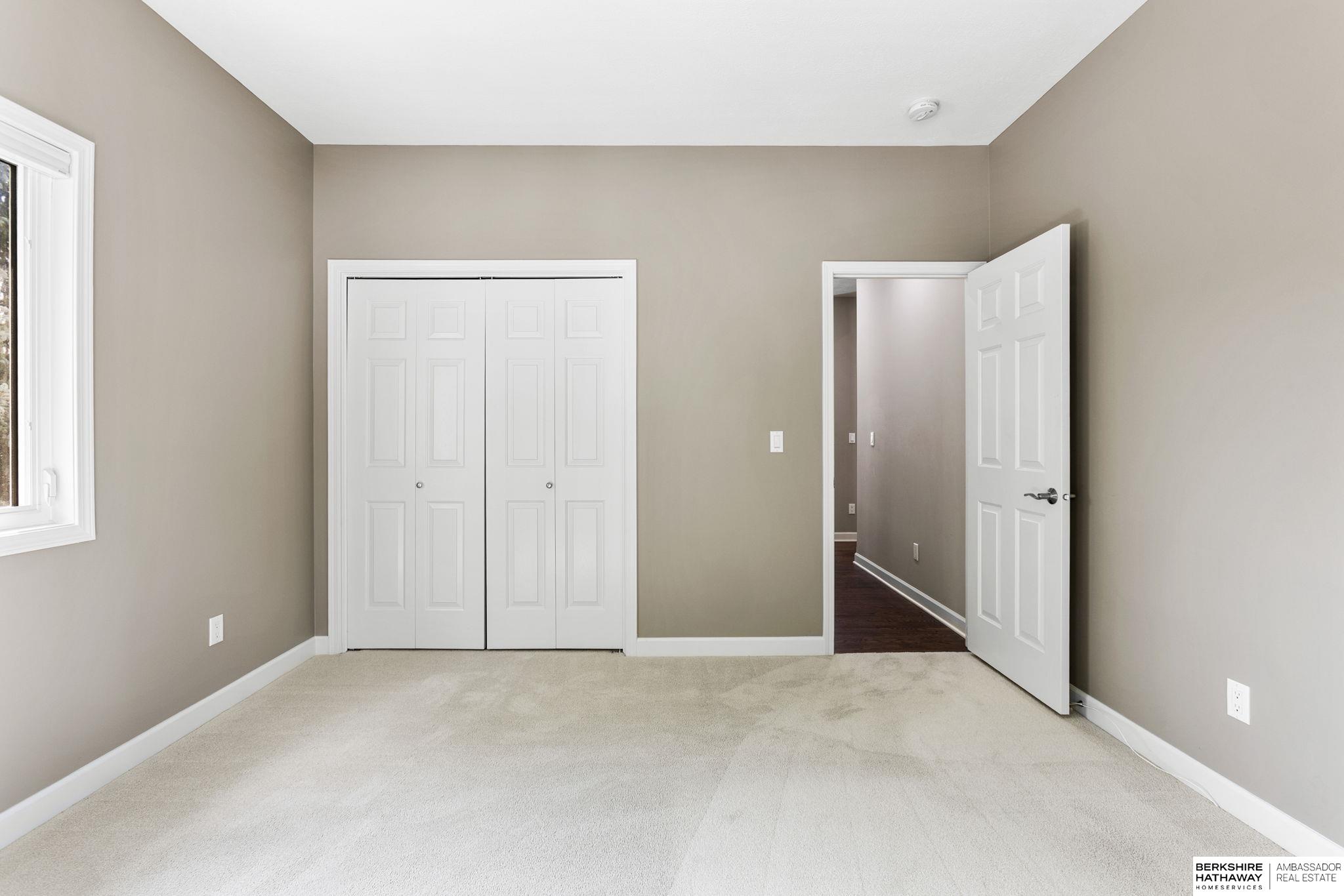 Omaha, Nebraska 68130, United States, 4 Bedrooms Bedrooms, ,3 BathroomsBathrooms,Residential,Pending,212943