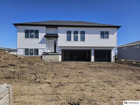 Photo of 836 W Santa Clara Street, Lincoln, NE 68523 (MLS # 22605677)