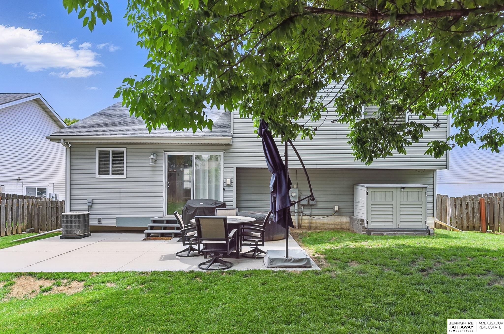 Omaha, Nebraska 68116, United States, 3 Bedrooms Bedrooms, ,2 BathroomsBathrooms,Residential,Pending,141420