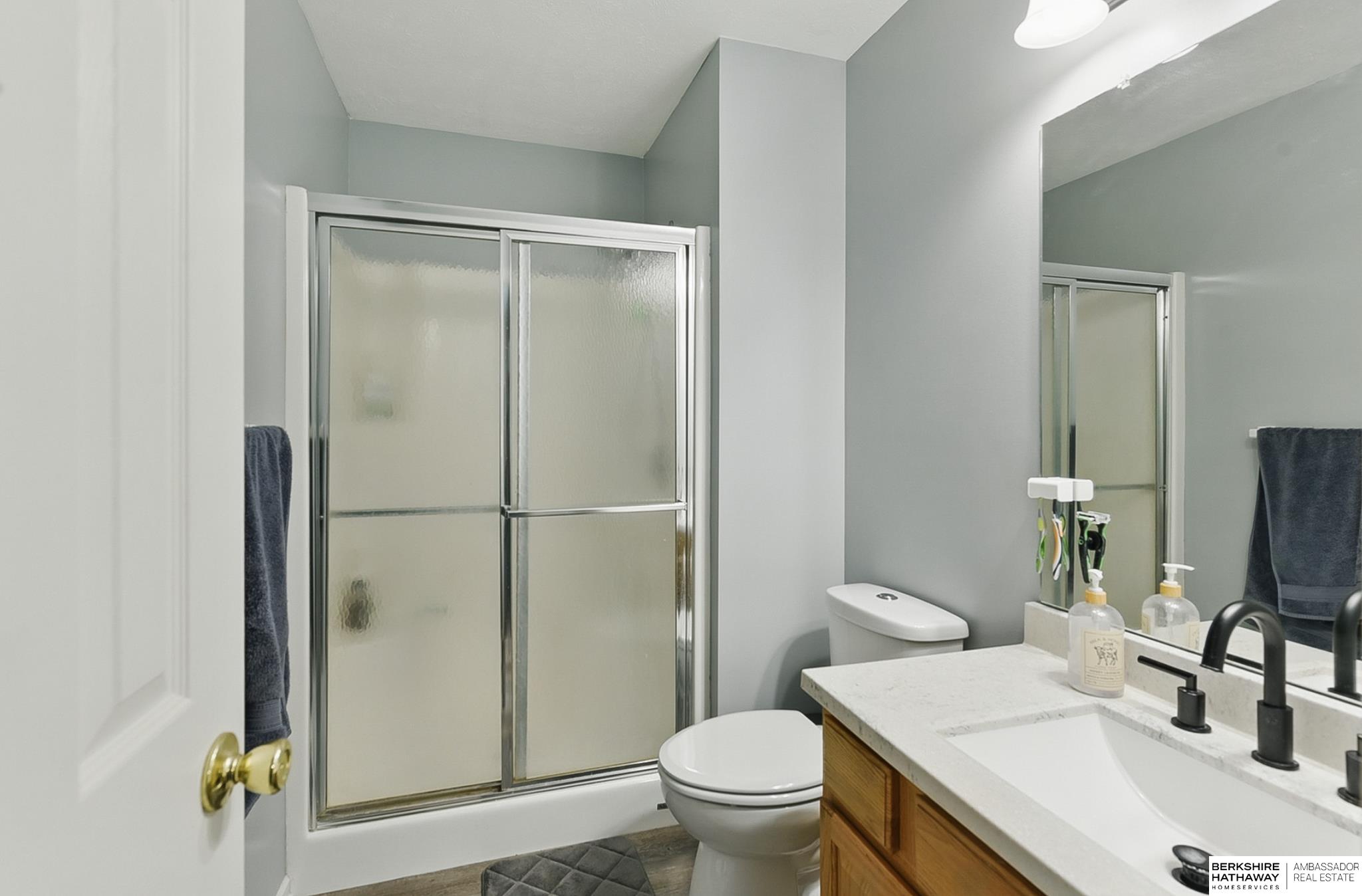 Omaha, Nebraska 68116, United States, 3 Bedrooms Bedrooms, ,2 BathroomsBathrooms,Residential,Pending,141420