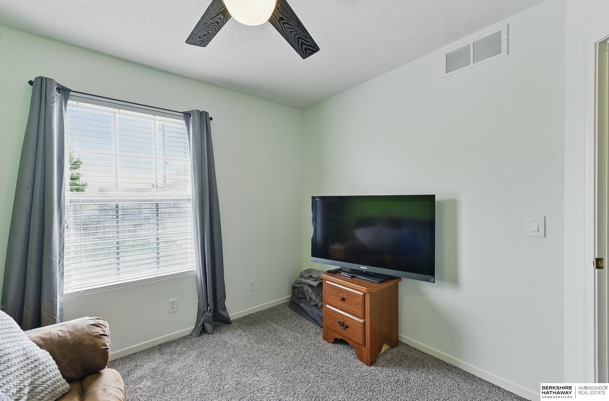 Omaha, Nebraska 68116, United States, 3 Bedrooms Bedrooms, ,2 BathroomsBathrooms,Residential,Pending,141420