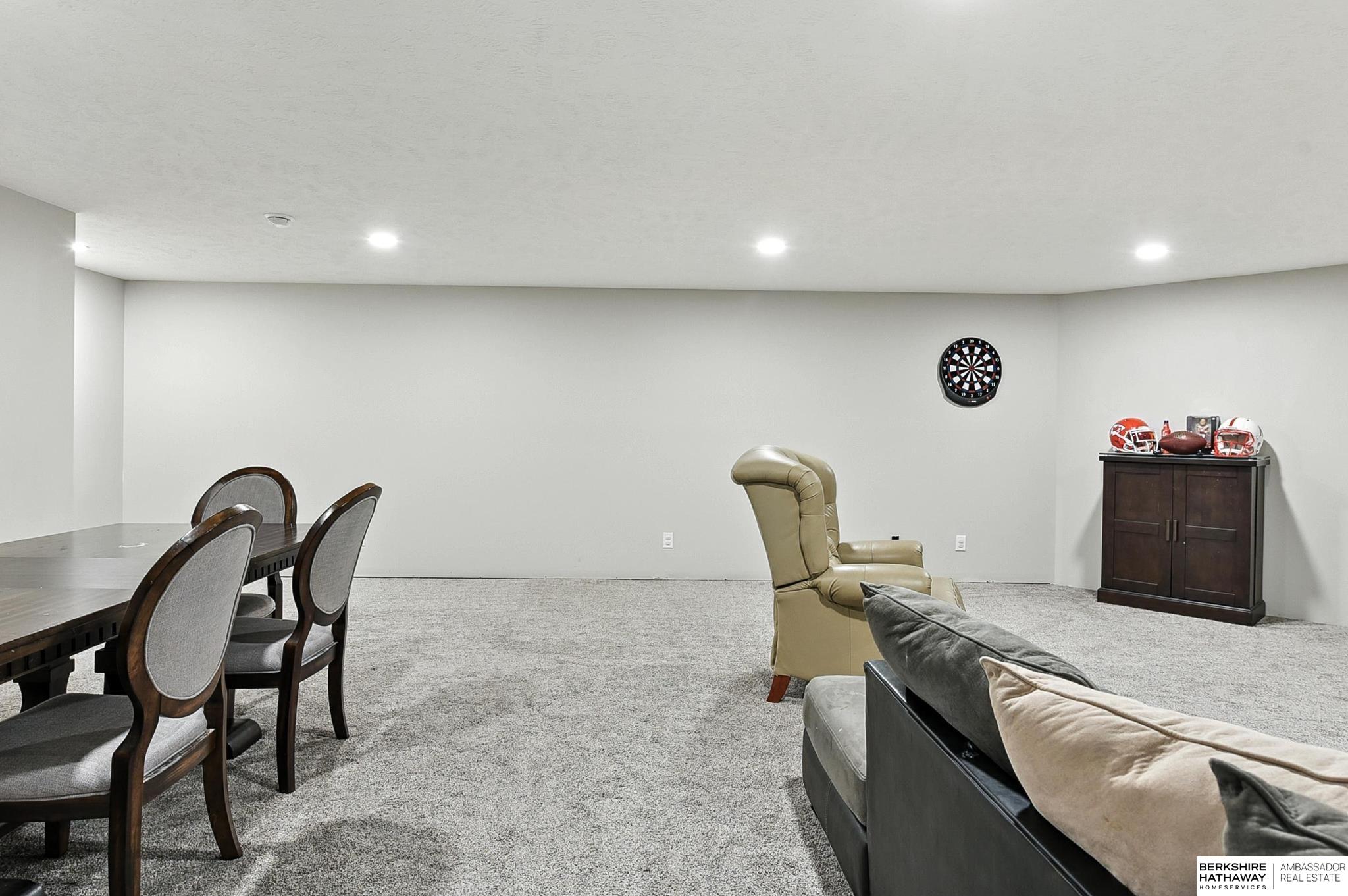 Bennington, Nebraska 68007, United States, 4 Bedrooms Bedrooms, ,2 BathroomsBathrooms,Residential,Active,221475