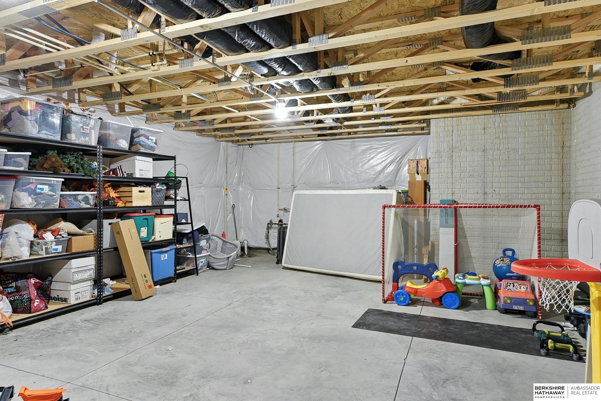 Bennington, Nebraska 68007, United States, 4 Bedrooms Bedrooms, ,2 BathroomsBathrooms,Residential,Active,221475