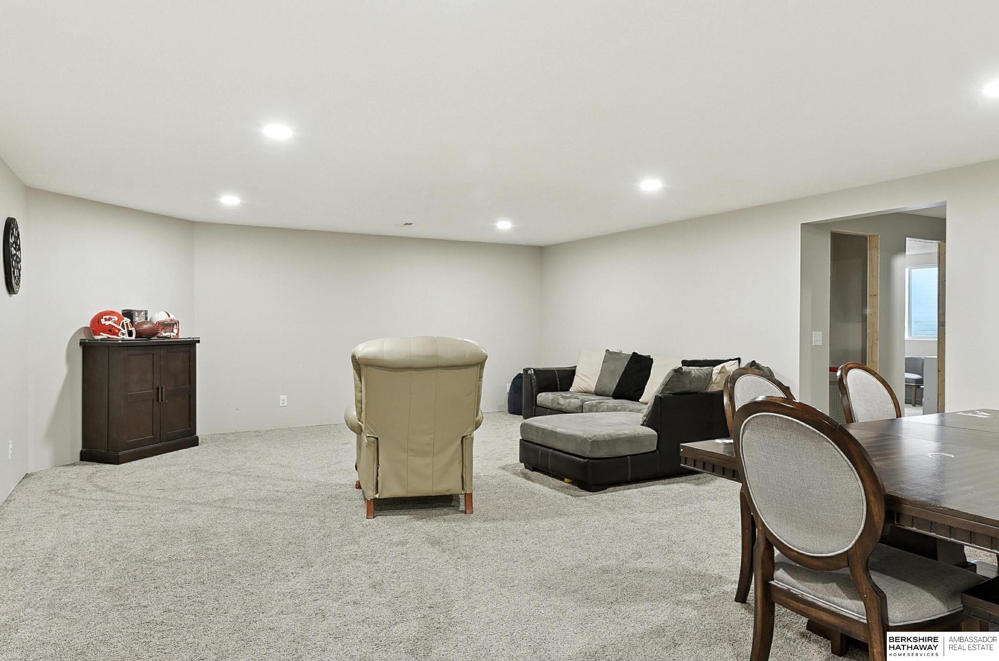 Bennington, Nebraska 68007, United States, 4 Bedrooms Bedrooms, ,2 BathroomsBathrooms,Residential,Active,221475