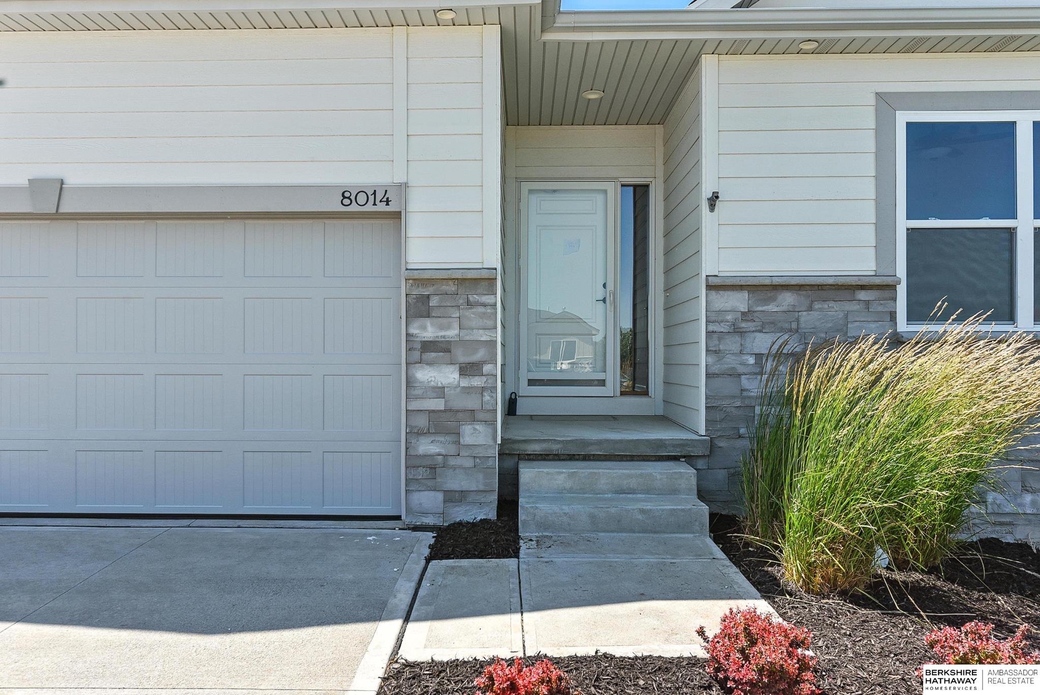 Bennington, Nebraska 68007, United States, 4 Bedrooms Bedrooms, ,2 BathroomsBathrooms,Residential,Active,221475