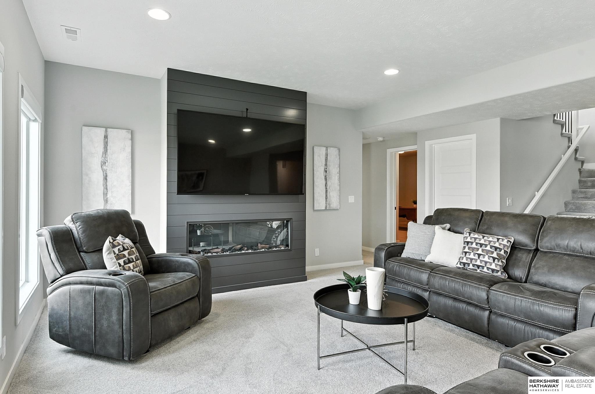 Gretna, Nebraska 68028, United States, 5 Bedrooms Bedrooms, ,3 BathroomsBathrooms,Residential,Active,219370