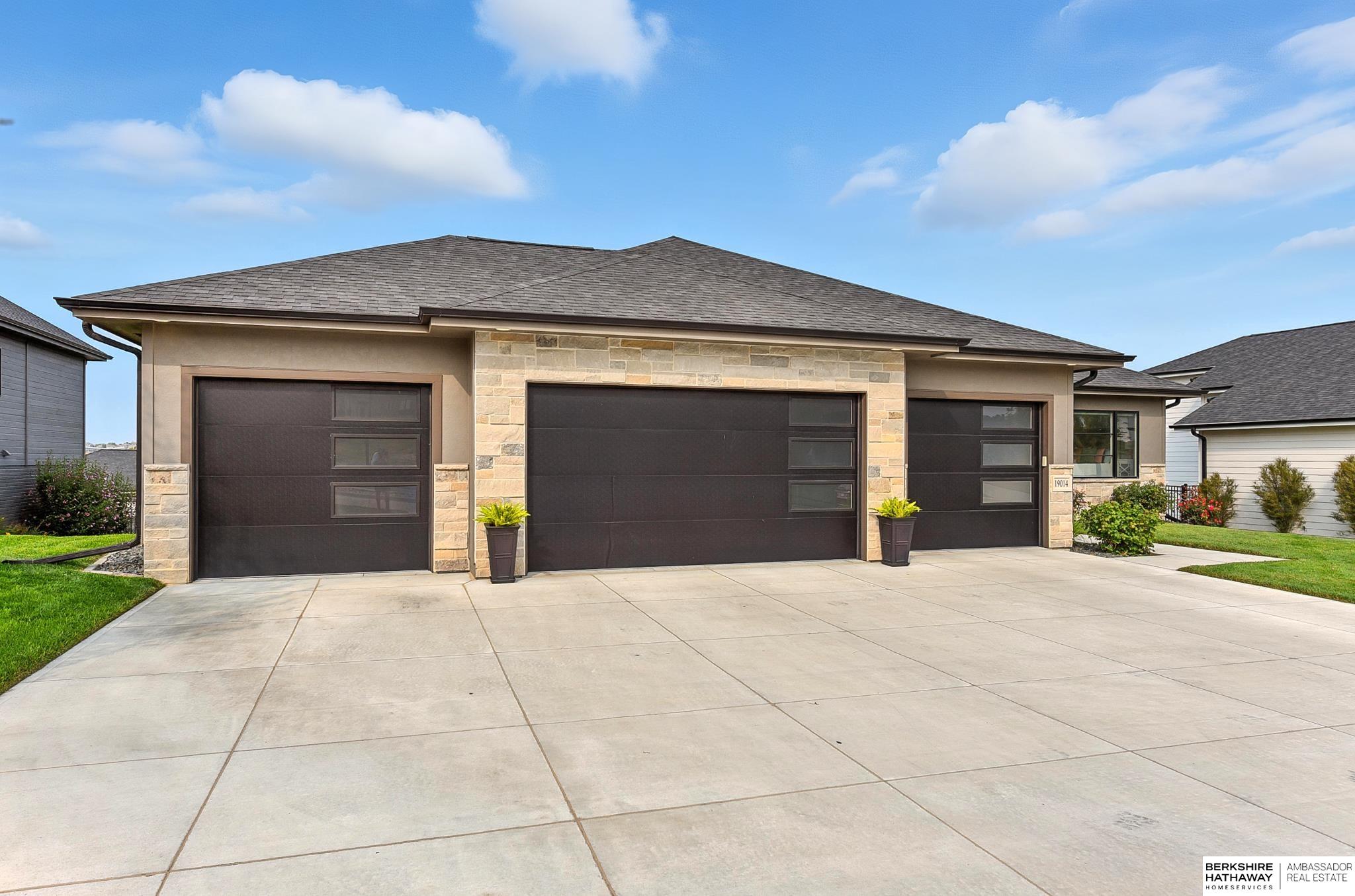 Gretna, Nebraska 68028, United States, 5 Bedrooms Bedrooms, ,3 BathroomsBathrooms,Residential,Active,219370