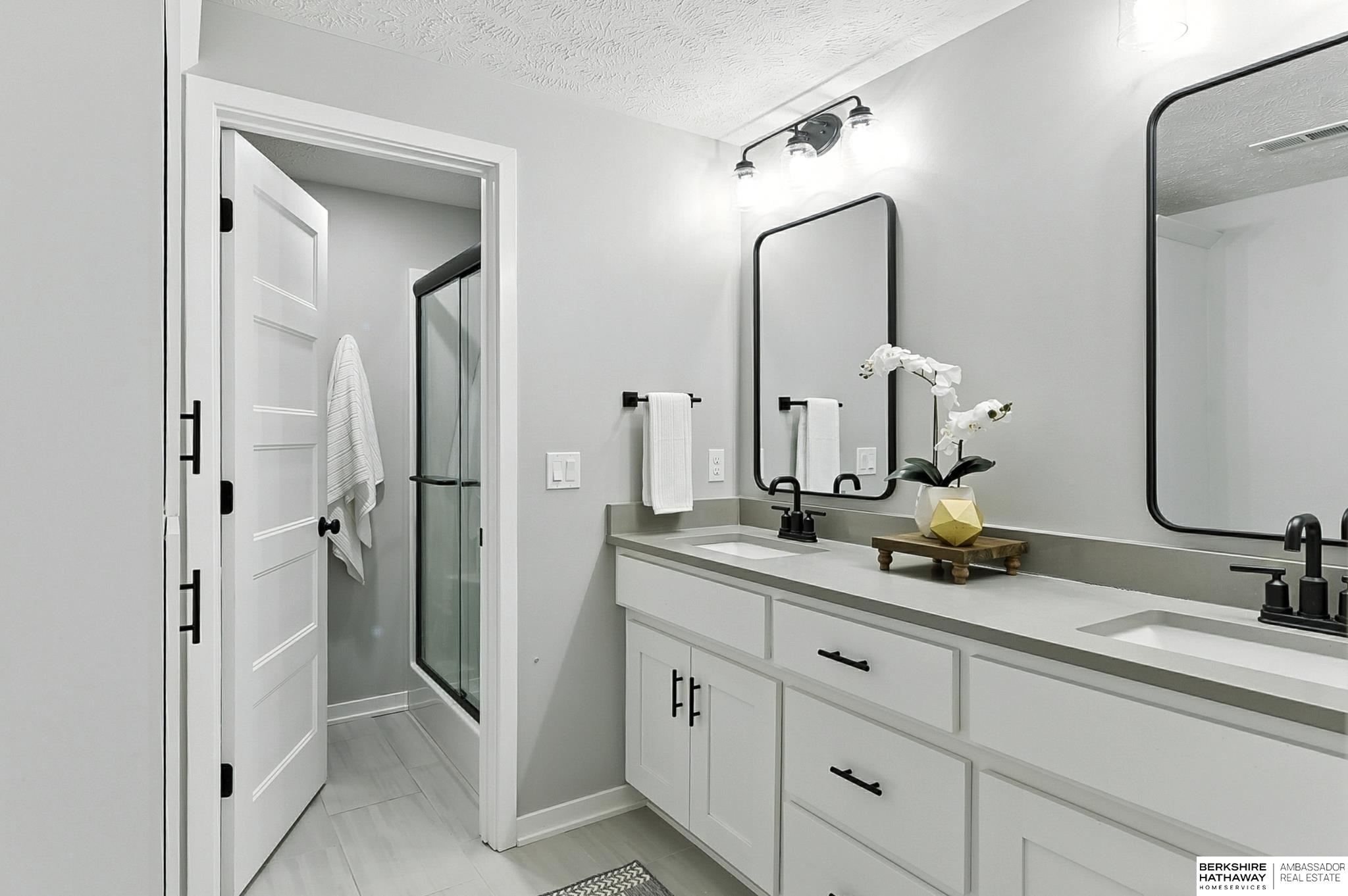 Gretna, Nebraska 68028, United States, 5 Bedrooms Bedrooms, ,3 BathroomsBathrooms,Residential,Active,219370