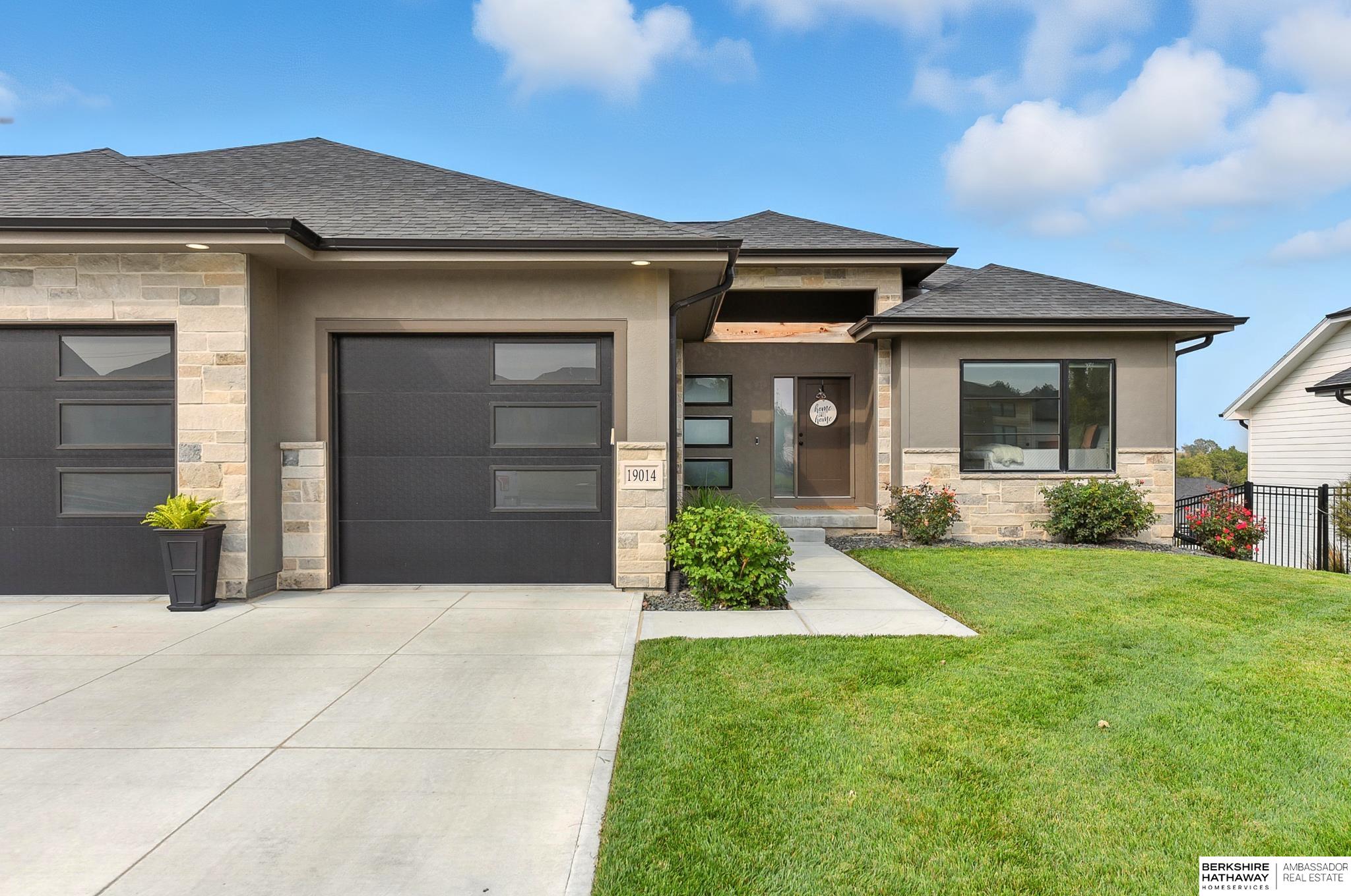 Gretna, Nebraska 68028, United States, 5 Bedrooms Bedrooms, ,3 BathroomsBathrooms,Residential,Active,219370